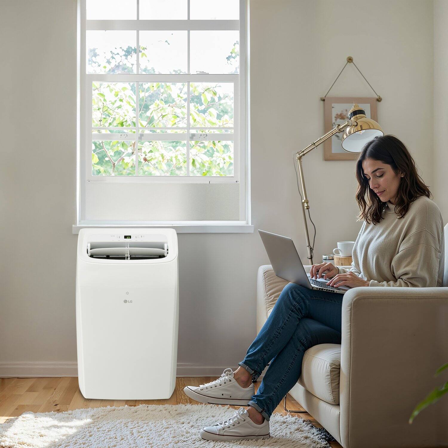 Alt View 1. LG - 450 Sq. Ft. 10,200 BTU DOE (14,000 BTU ASHRAE) Smart Portable Air Conditioner - White.