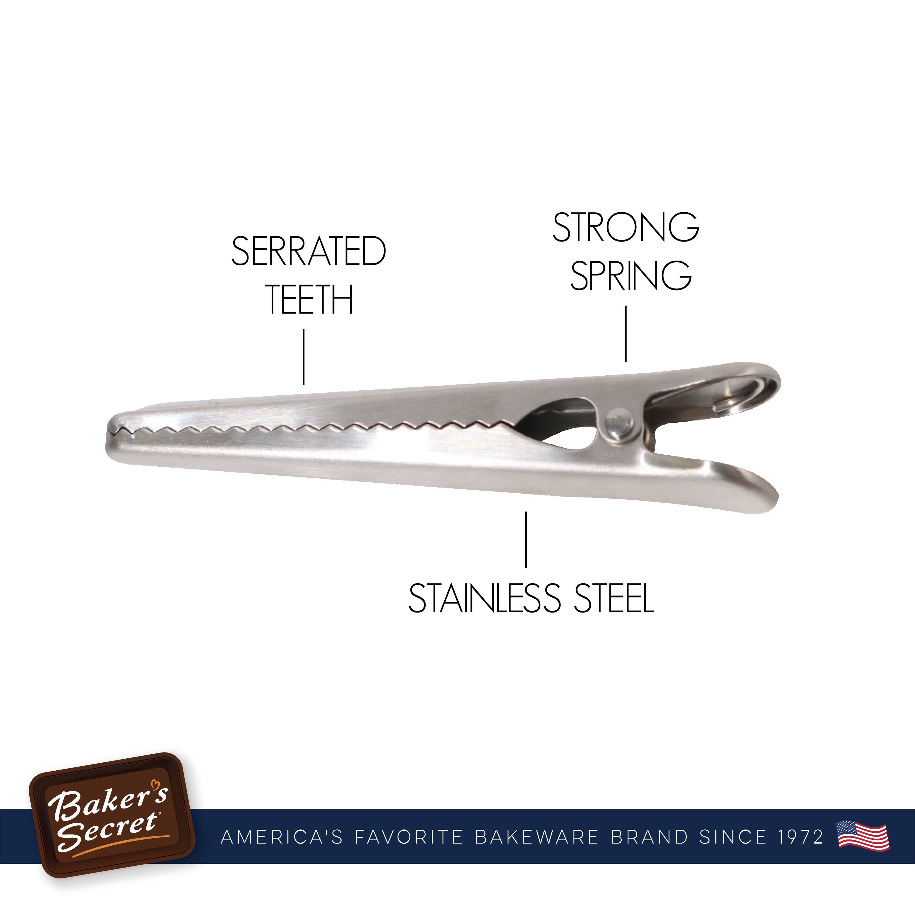SERRATED TEETH  
STRONG SPRING  
STAINLESS STEEL  

Baker's Secret  
AMERICA'S FAVORITE BAKEWARE BRAND SINCE 1972