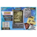 ACTUAL SIZE DI PLATES TAILLE RELLE GI DI LIMITED EDITION GI DITION LIMITE TM SONIC THE HEDGEHOG GREEN HILLS ZONE STARTER PACK COLLECTIBLE METALLIQUES A COLLECTIONNER ET SUPPORT SONIC POUR TELPHONE CSSPES PLATES ACTIVATE ACTIVEZ X-RAY LE MODE RAYONS x O0O TRILS INCLUDES 3X METAL CARDS COMPAENO XE CARTES MTALLIQUES  NUCKLES WE ONIC NEDGRNOG cus SEGA UCKL 8: KL CAROS INDIVIDUALLY NUMBERED CARTES NUMROTEES