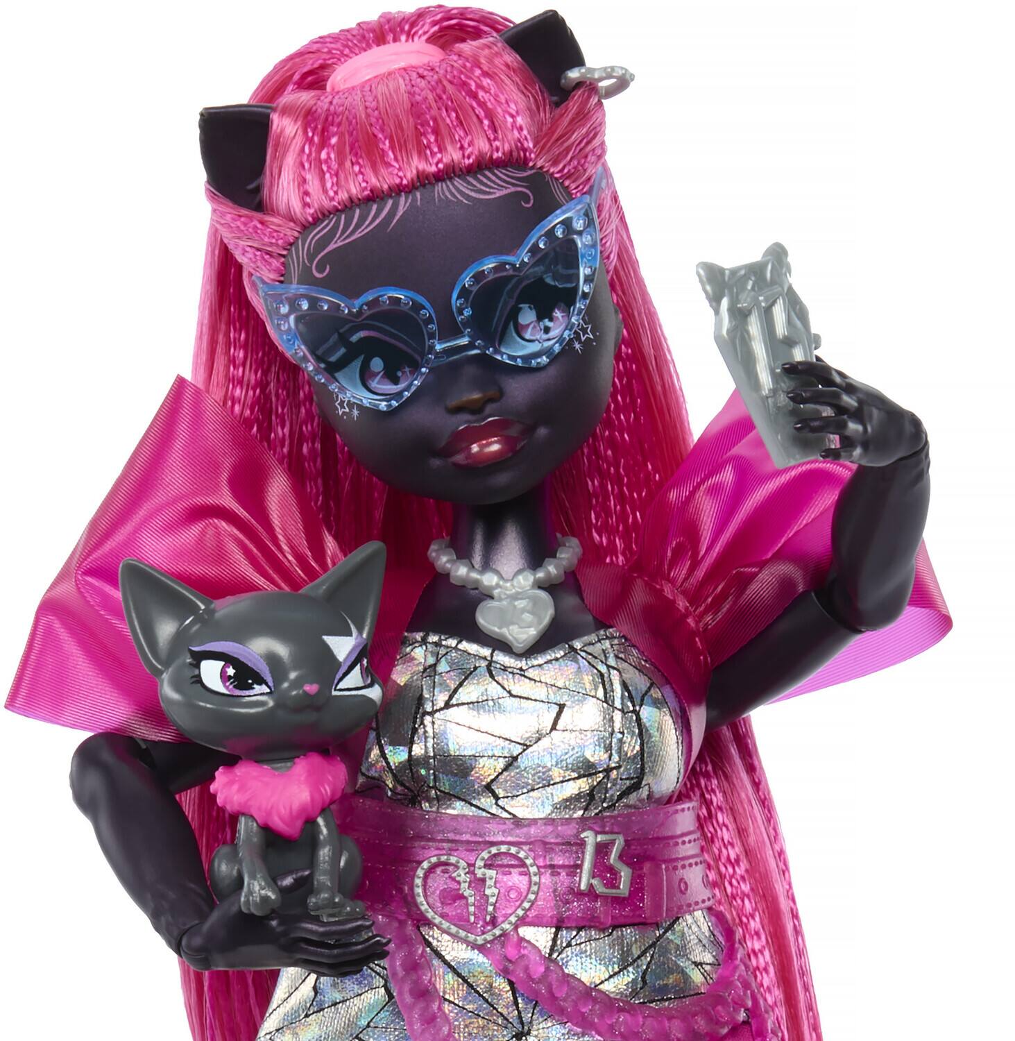 Mattel Collectible Monster High Catty Noir Doll with Pet Cat