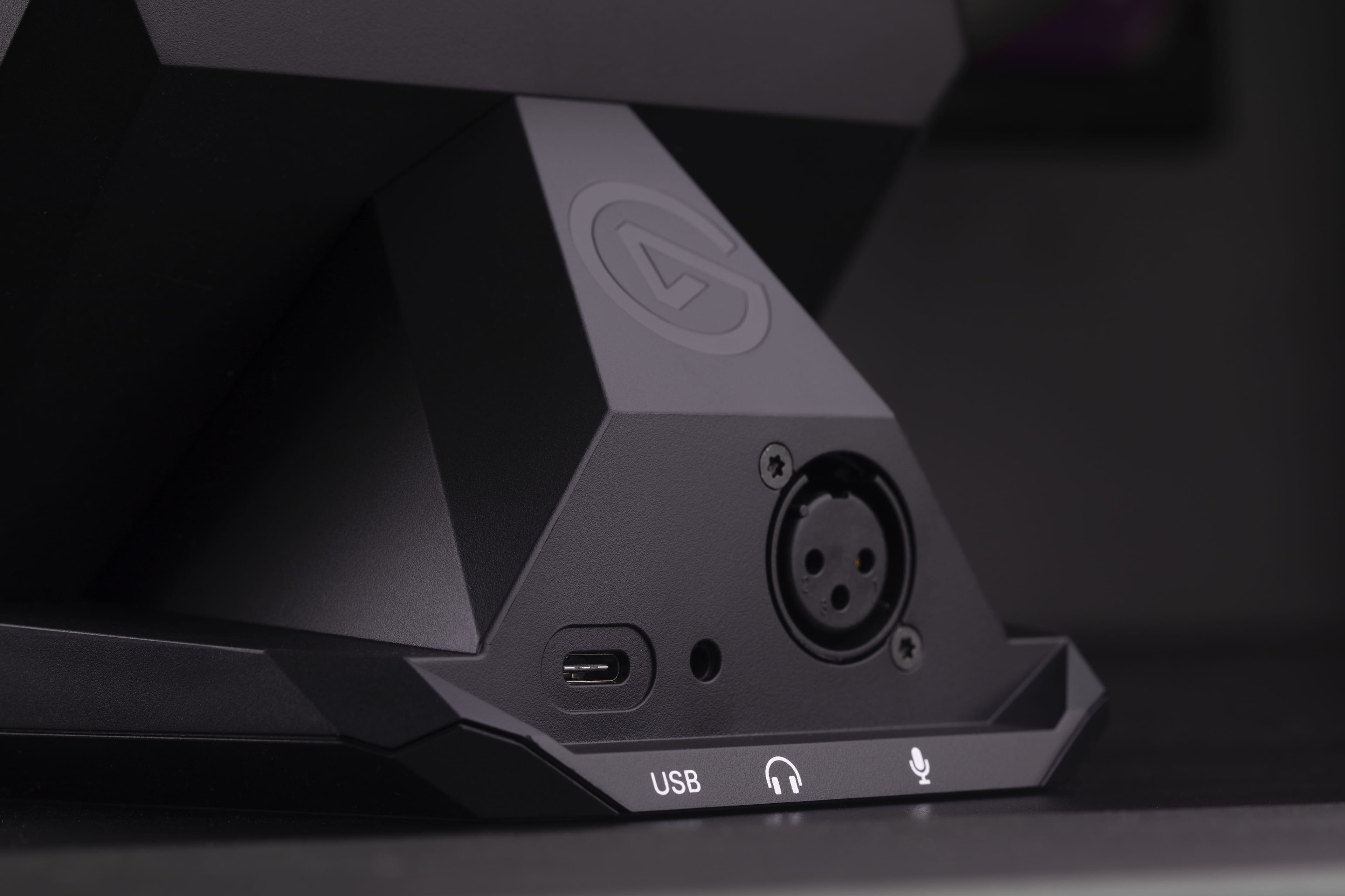 Alt View 14. Elgato - Stream Deck + XLR Workflow Controller with Customizable Touch Strip and Dials - Black.