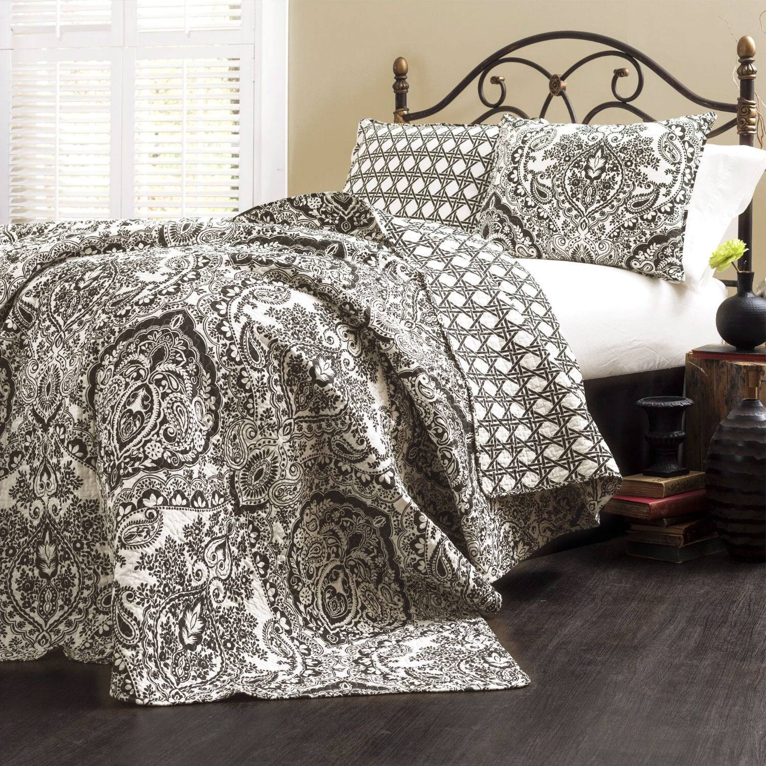 Hivvago - Queen size 3-Piece Quilt Set 100-Percent Cotton - Charcoal Damask