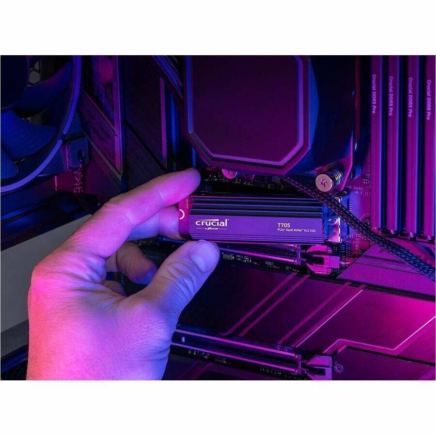 Crucial D500 Pro  
Crucial D500 Pro  
Crucial D500 Pro  
Crucial D500 Pro  
T705  
16GB DDR4 3200MHz  
M.2 2280