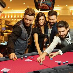 vidaXL Table de poker pliable pour 9 joueurs - 3 plis - Table de jeu de casino - Table de jeu avec 8 tasses en aggloméré - Vert ovale durable vidaXL Table de poker pliable pour 9 joueurs - 3 plis - Table de jeu de casino - Table de jeu avec 8 tasses en aggloméré - Vert ovale durable