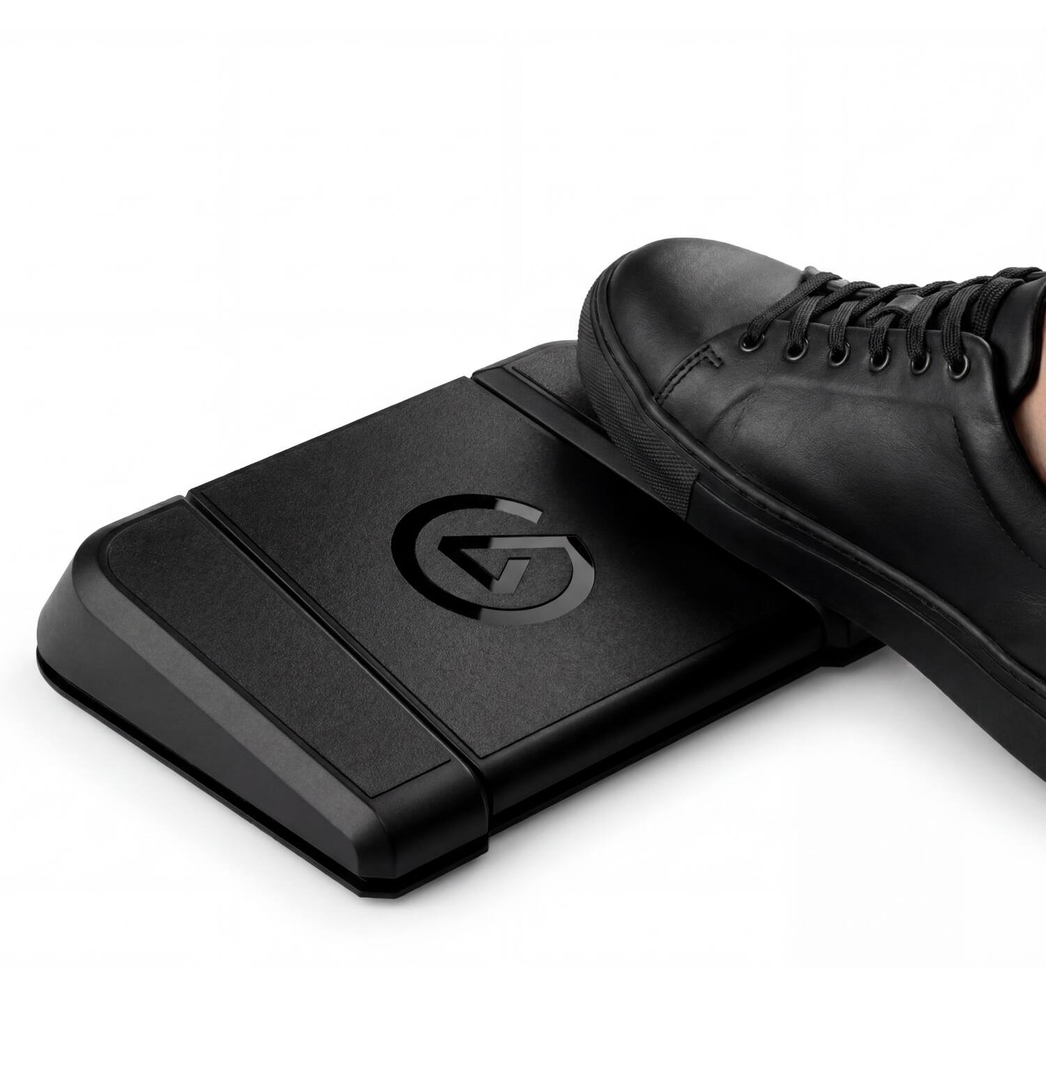 Alt View 7. Elgato - Stream Deck Pedal – Hands-Free Foot Controller for Gamers – Assign Game Shortcuts, Mute Discord, Trigger Macros & More - Black.