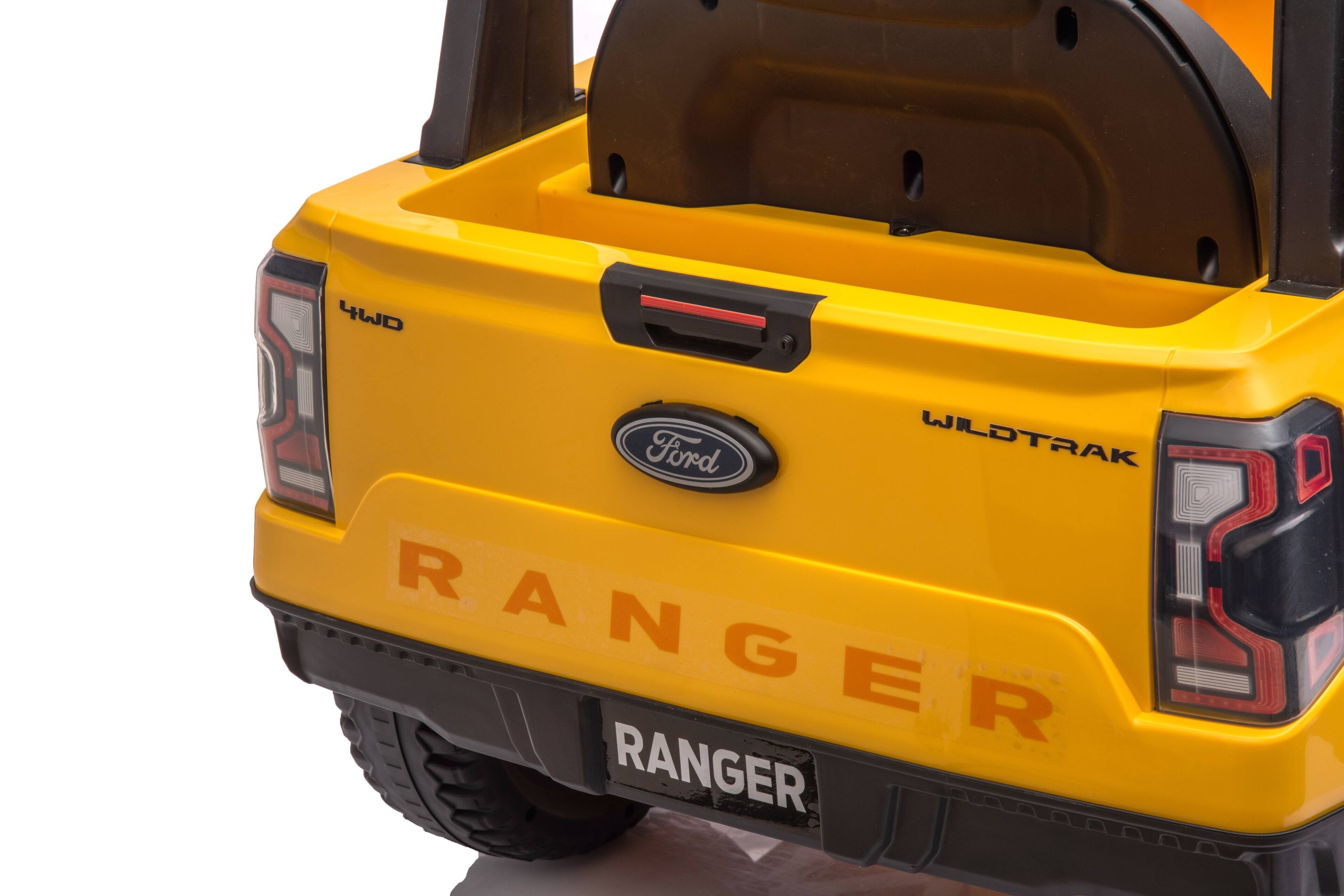 The text on the image reads "4WD Ford WILDTRAK RANGER."