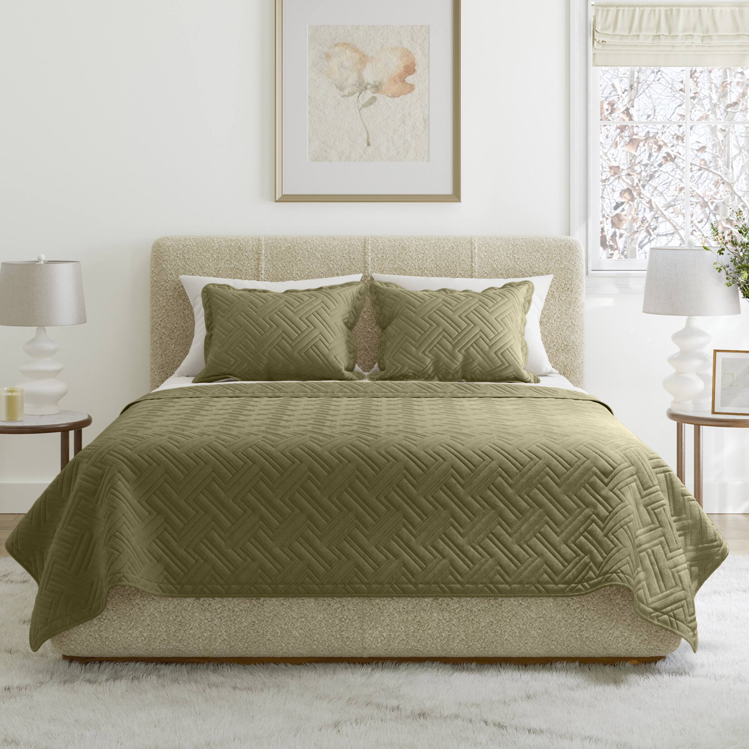 Left. Lavish Home - 3PC King Quilt Set with Shams - Olive Green.