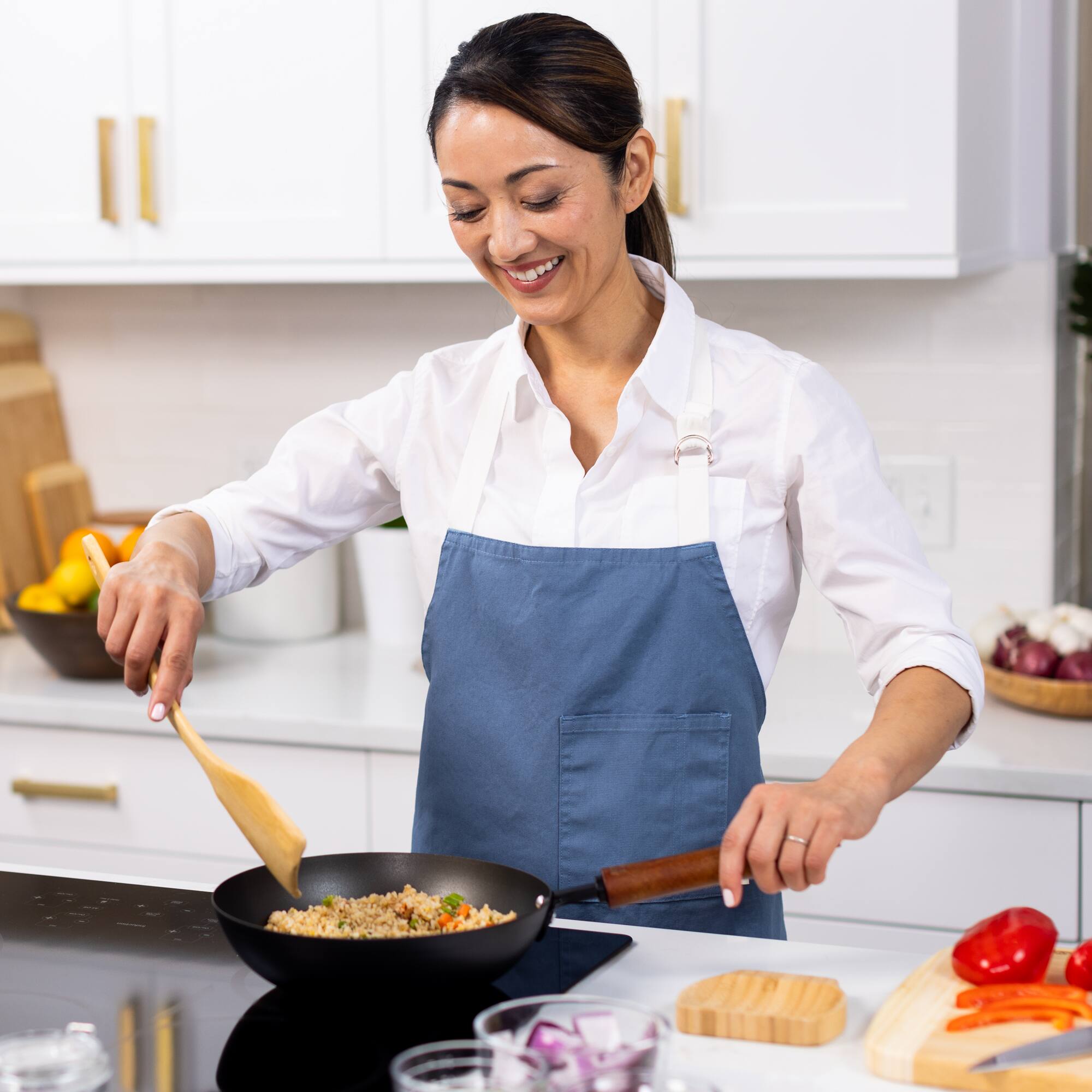 Alt View 1. Escali - Joyce Chen Classic Series 9.5-Inch Carbon Steel Preseasoned Stir Fry Pan - Black.