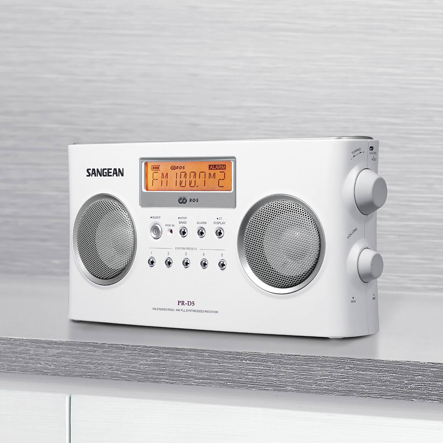 SANGEAN  
FM 100.1  
CDROS  
ALARM  
RDS  
AUX  
BAND  
ALARM  
DISPLAY  
STATION PRESETS  
1  
2  
3  
4  
PR-D5  
FM STEREO/CD/AM PLL SYNTHESIZED RECEIVER