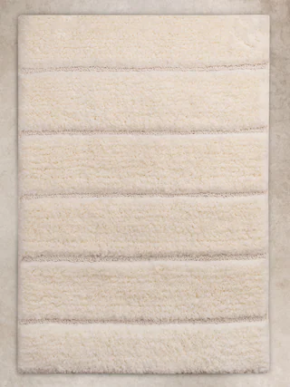 Front. GAURI KOHLI - Riga Bath Mat - Ivory.