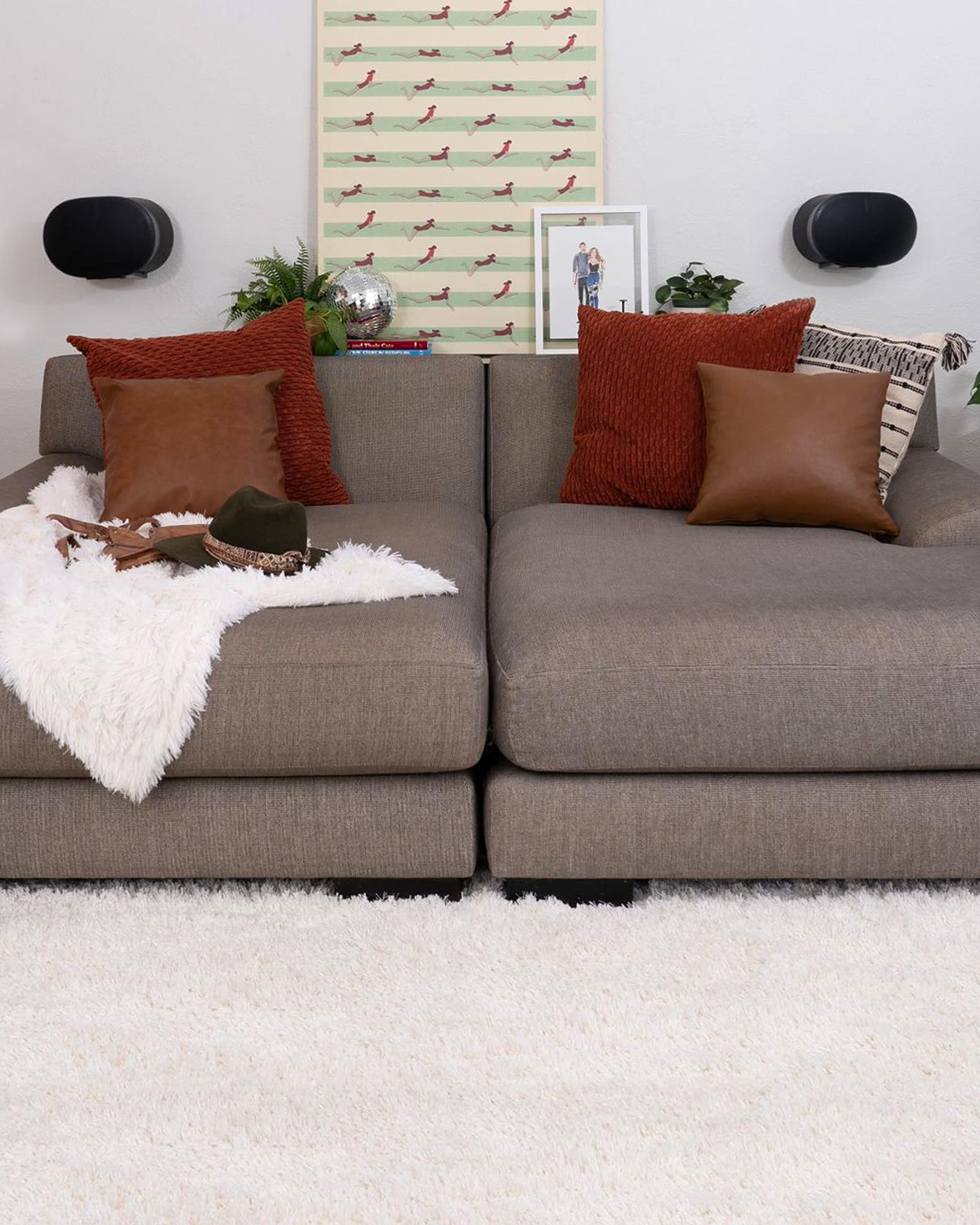 Alt View 2. Sanus - Sanus Adjustable Speaker Wall Mounts for Sonos Era 300 - Pair (Black) - Black.