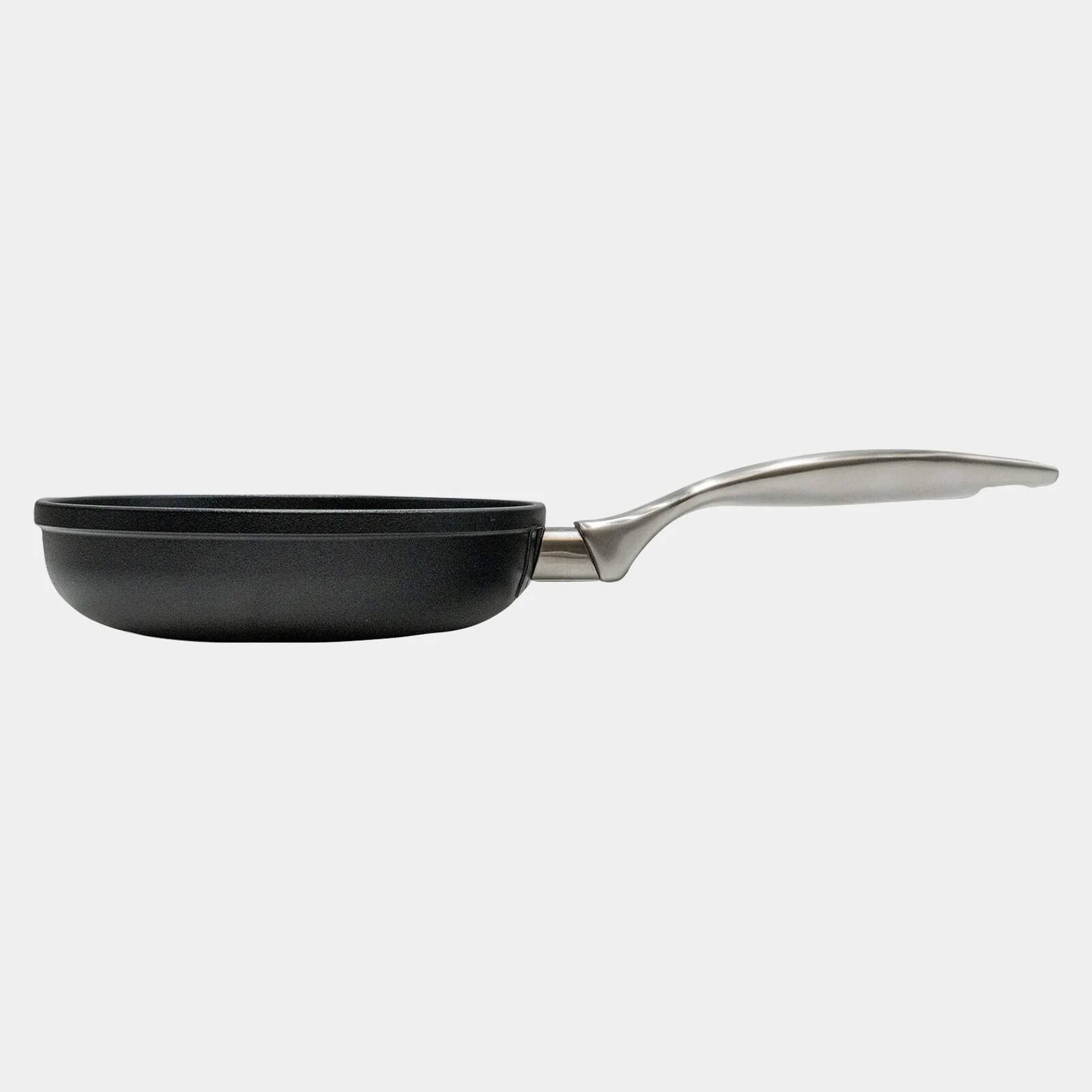 Alt View 1. Swiss Diamond - CHD Nonstick Fry Pan, 8-Inch - Black.