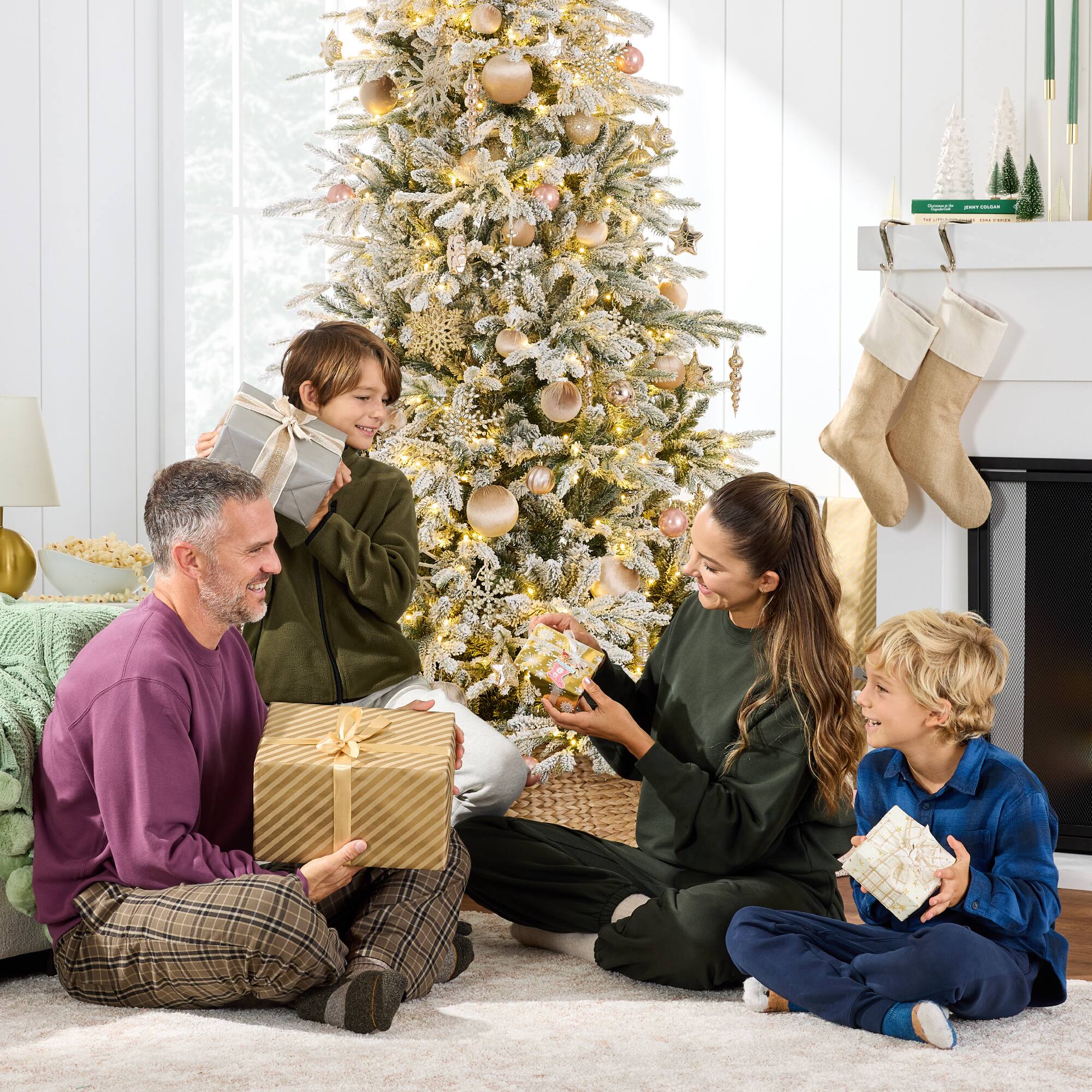 Alt View 3. Best Choice Products - Best Choice Products 7.5ft Pre-Lit Flocked Full Aspen Noble Fir Christmas Tree w/ 700 2-in-1 Glowing LEDs - Flocked.