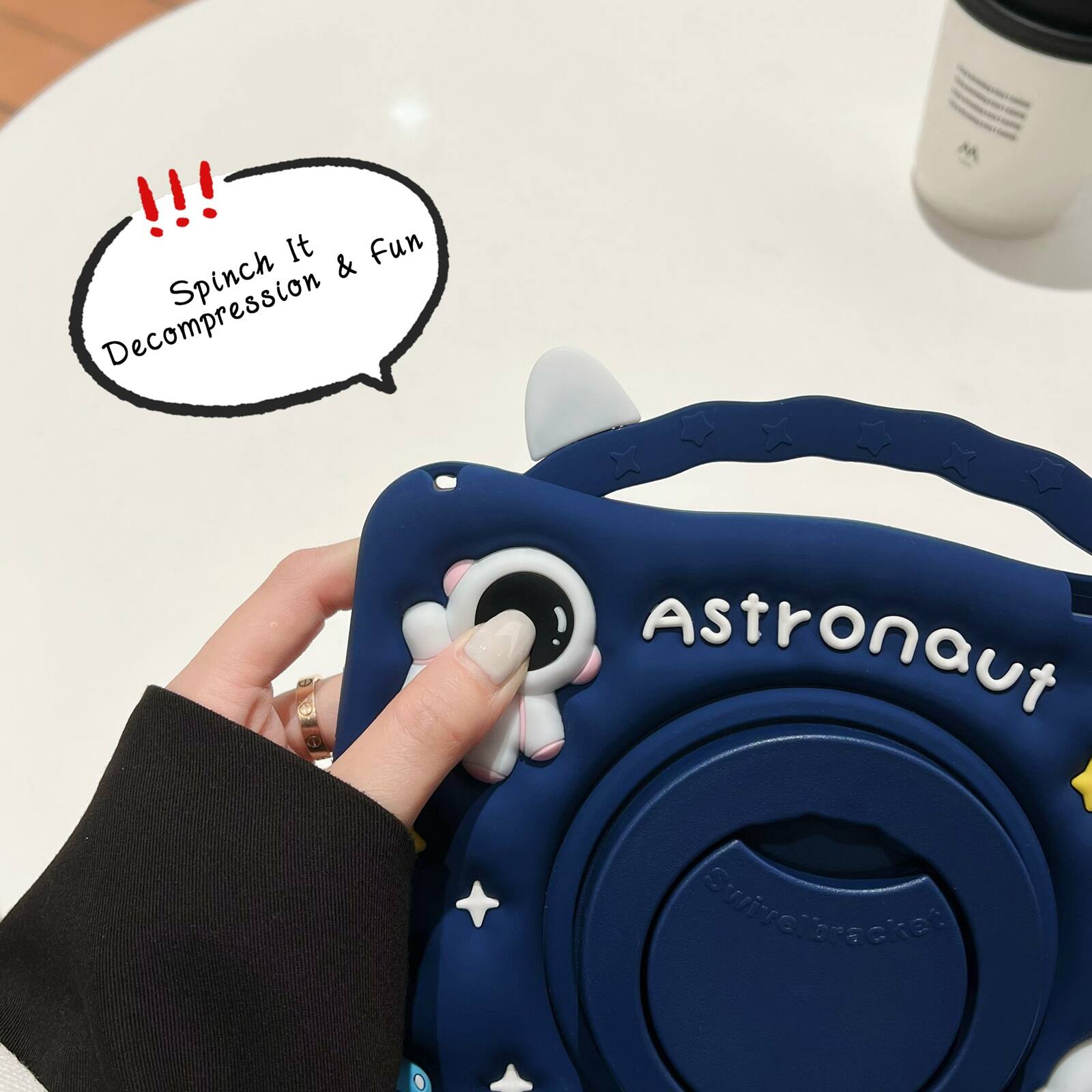 !!! Spinch It Decompression & Fun  
Astronaut
