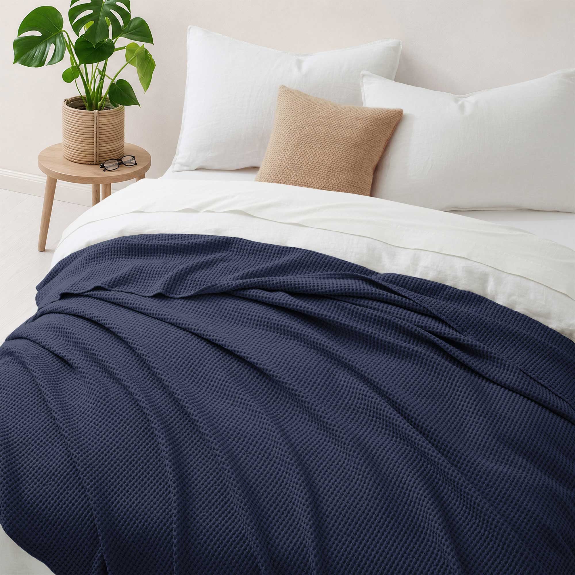 Left. Peace Nest - Peace Nest 100% Egyptian Cotton Waffle Textured Throw Blanket, Navy, Twin - Navy.