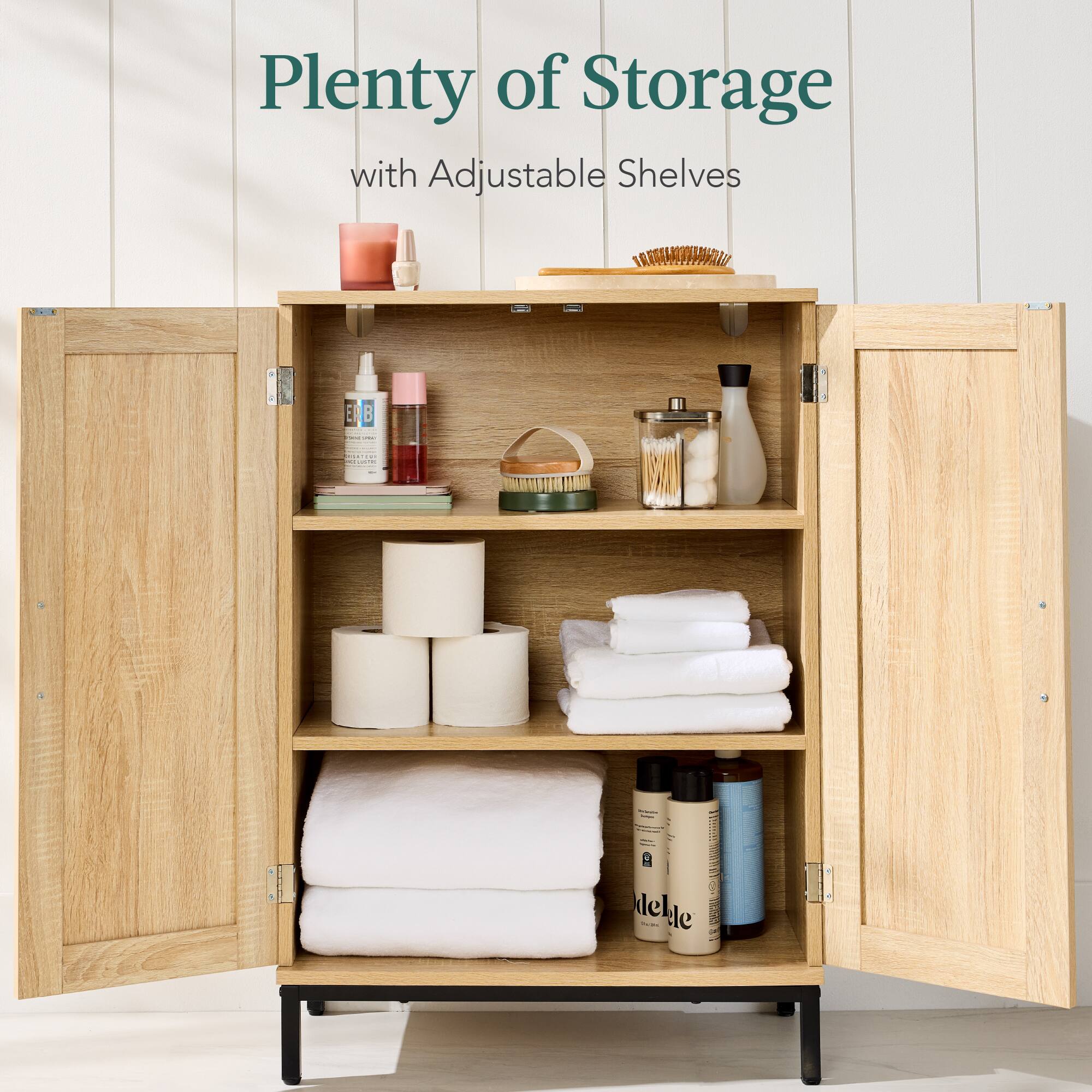 Plenty of Storage  
with Adjustable Shelves
