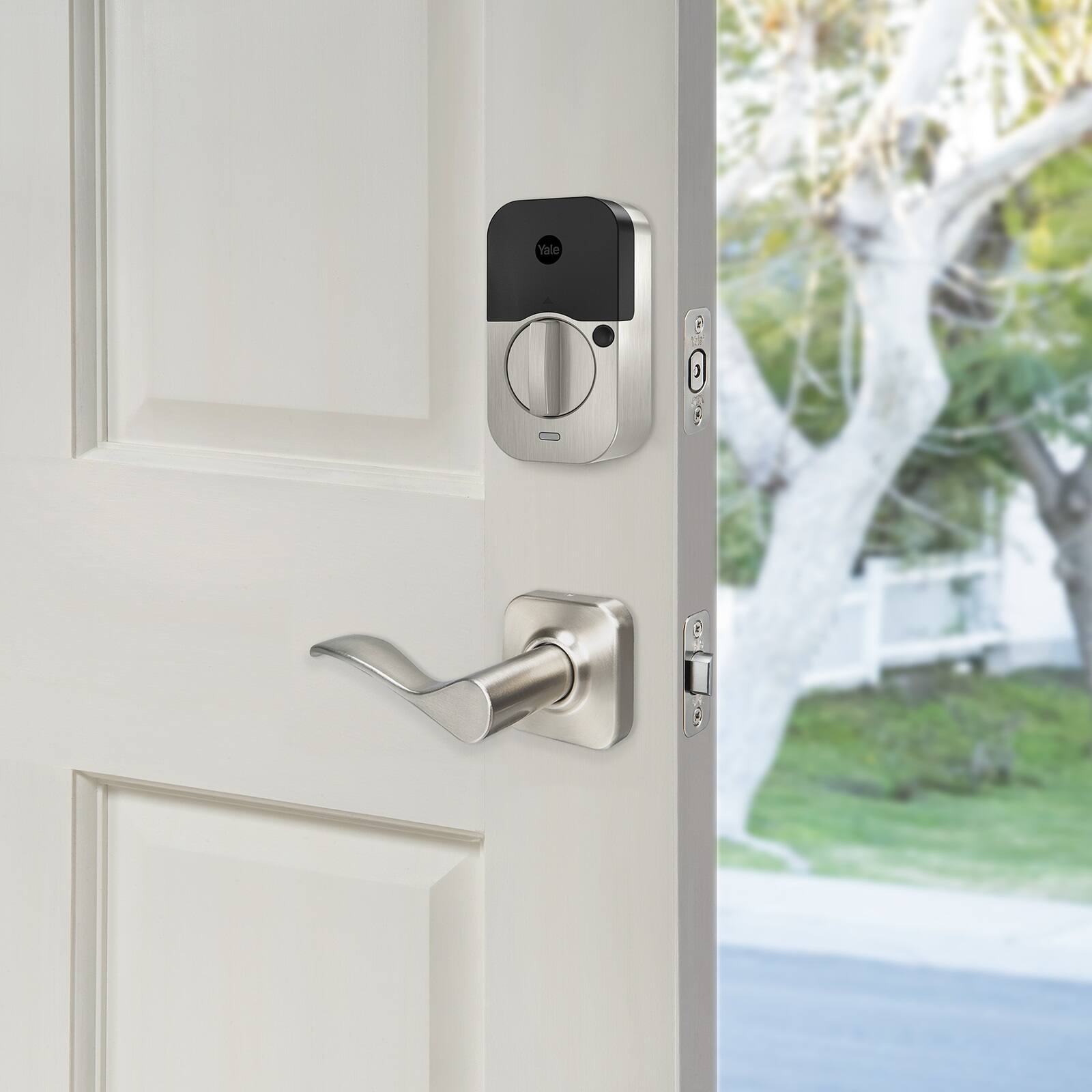 Alt View 11. Yale - Yale Assure Lock 2 Touch Keypad with Wi-Fi and Norwood Lever in Silver Nickel - Satin Nickel.