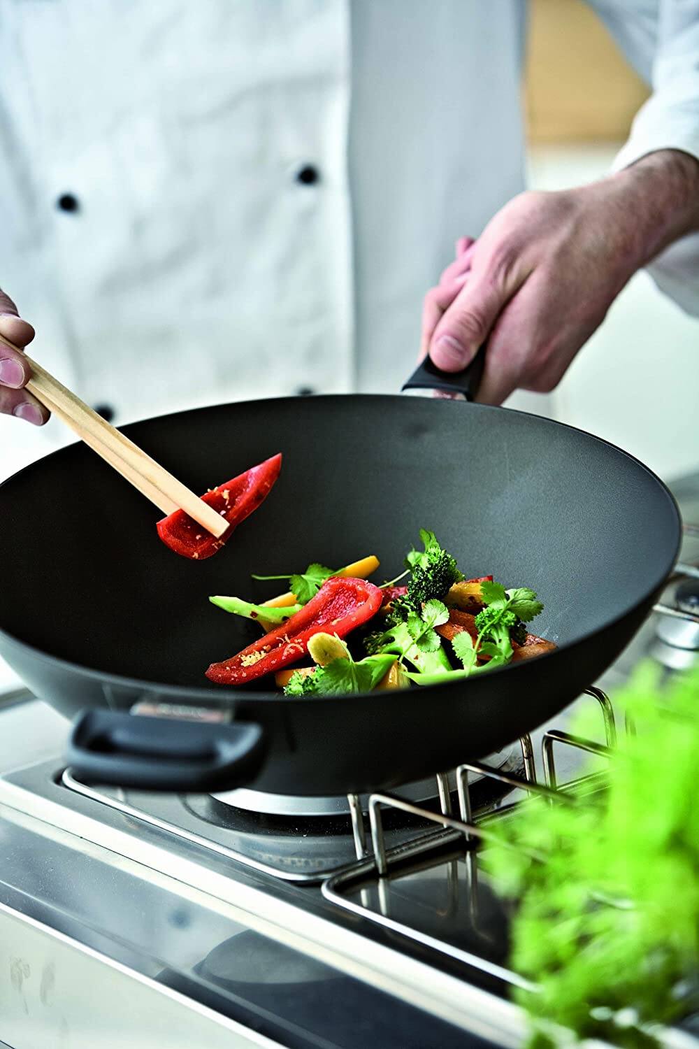 Alt View 2. Scanpan - Classic 12.5 Inch Wok - Black.