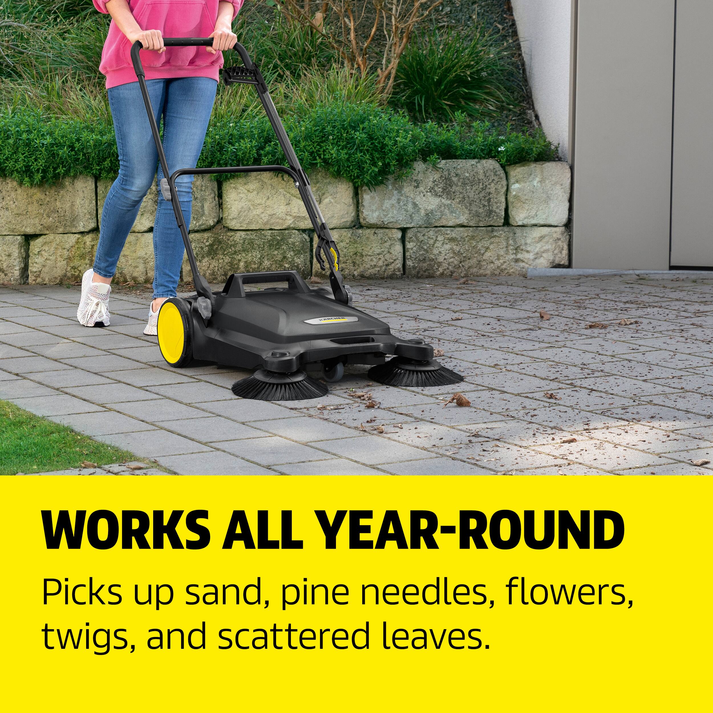 WORKS ALL YEAR-ROUND  
Picks up sand, pine needles, flowers, twigs, and scattered leaves.