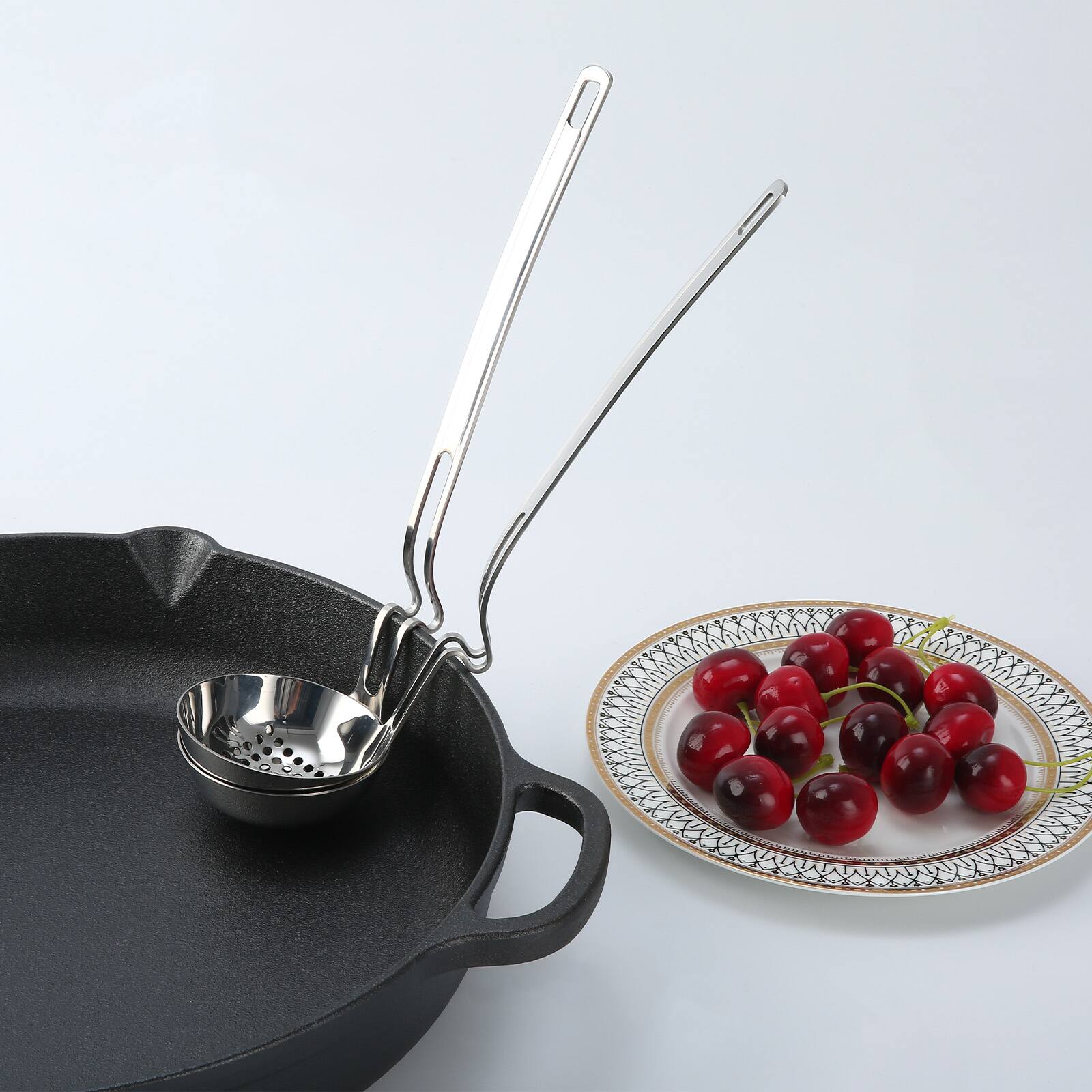 Left. KITCHENTREND - KitchenTrend 2Pcs Ladle and Skimmer Serving Spoon Strainer Spoon For Kitchen Home Use Large Capacity Wall Mounted.