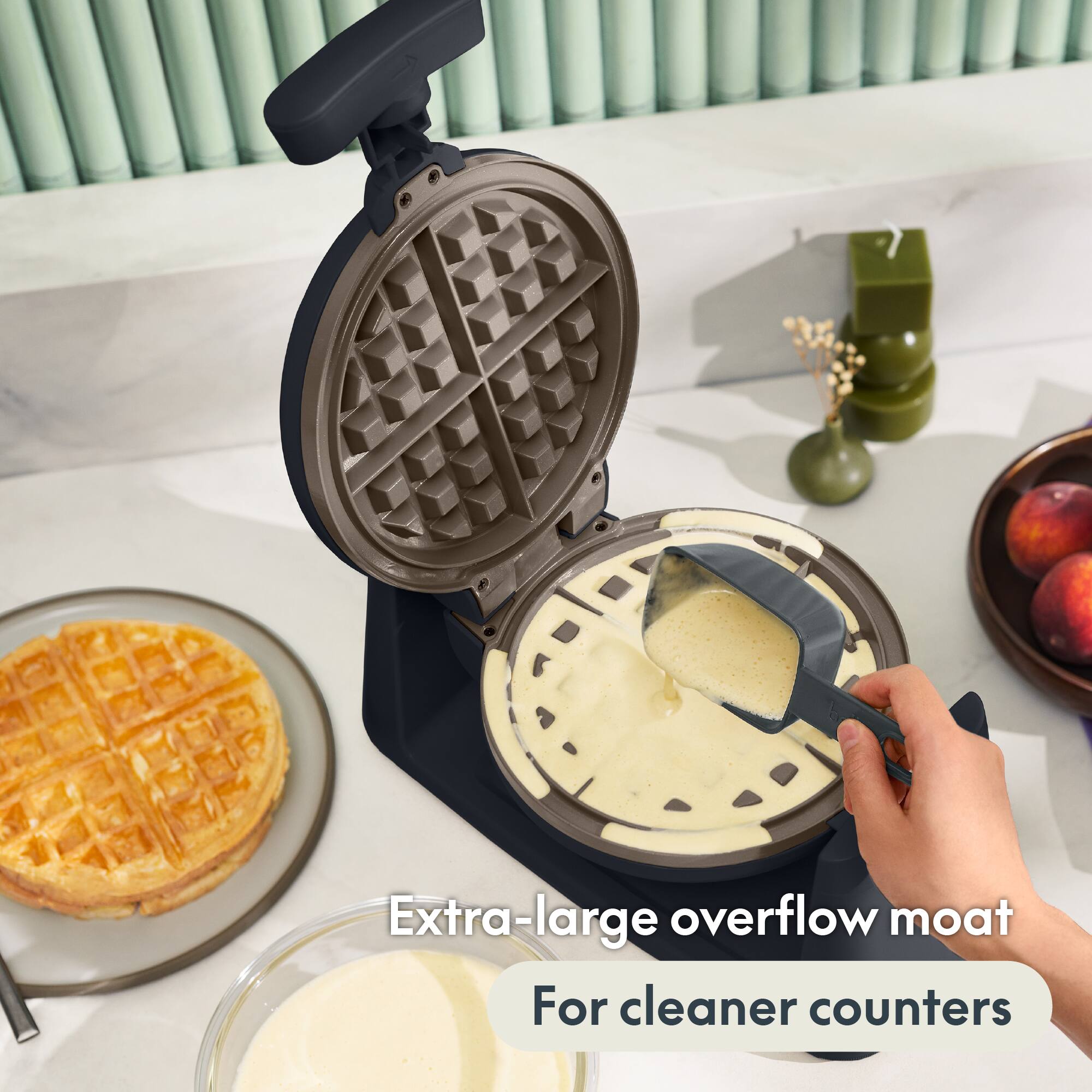 Extra-large overflow moat  
For cleaner counters