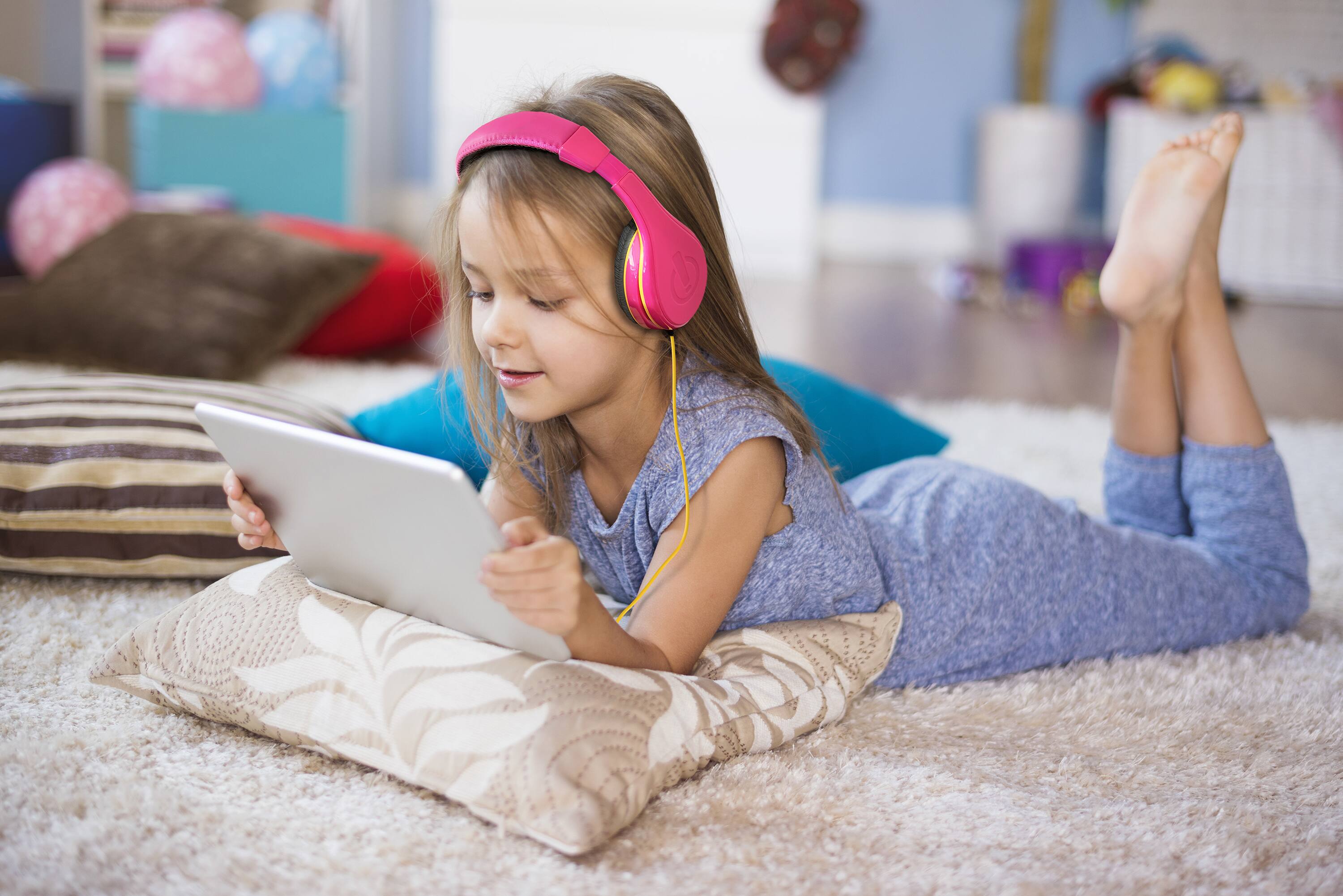 Angle. eKids - eKids Wired Headphones for Kids, Children’s Headphones for School, Home, or Travel - Pink - Pink.