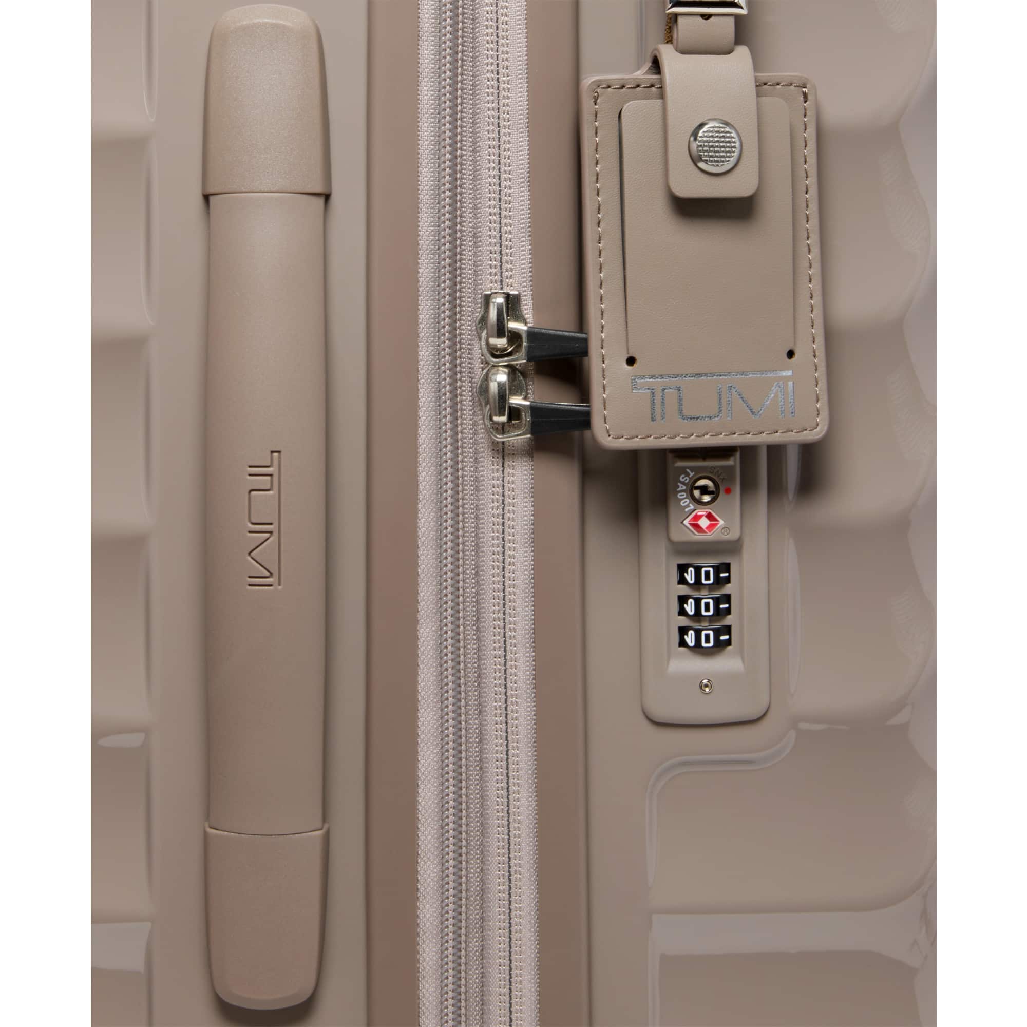 TUMI 19 Degree International 22