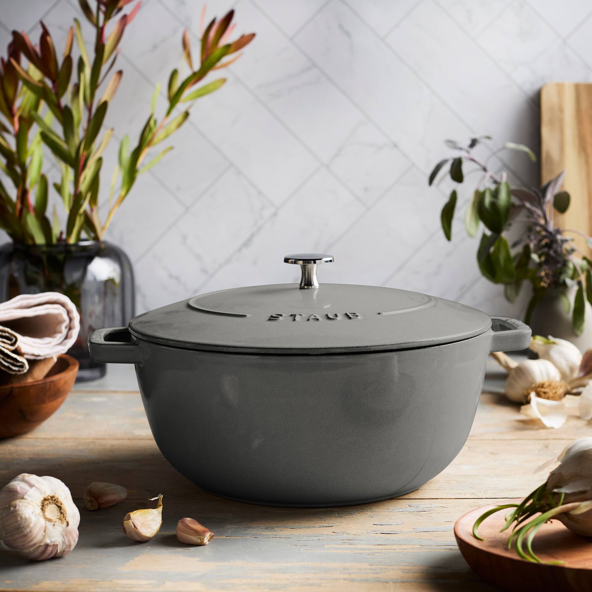 Staub Cast Iron Essential French Oven, Dutch Oven, 5 quart, serves
