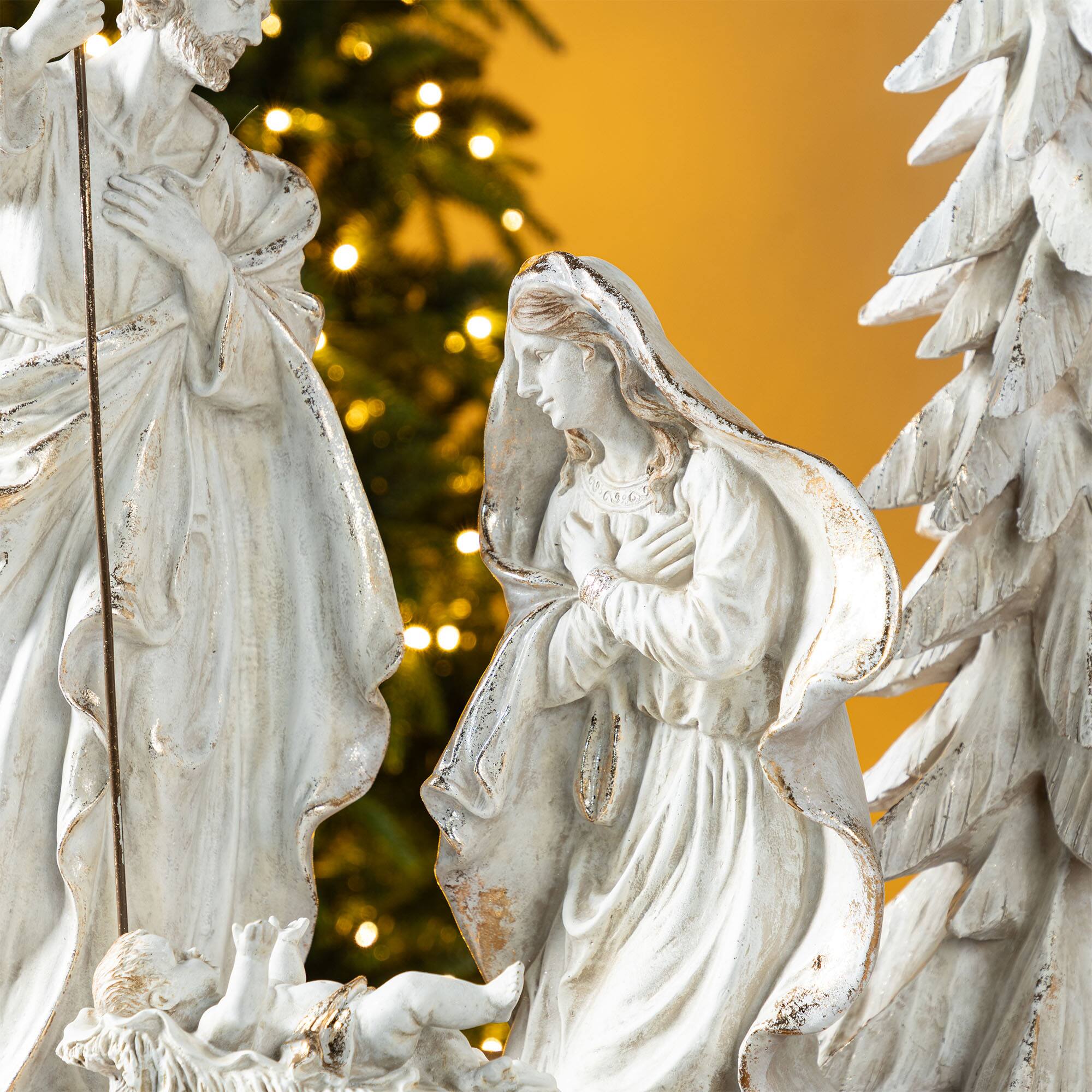 Alt View 5. Glitzhome - S/5 Resin Holy Family with Christmas Trees - White.