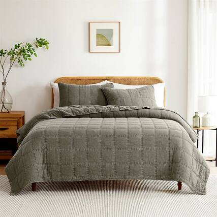 Front. Hivvago - Full/Queen 3 Piece Cotton Faded Stone Washed Lightweight Quilt Set Green - Green.