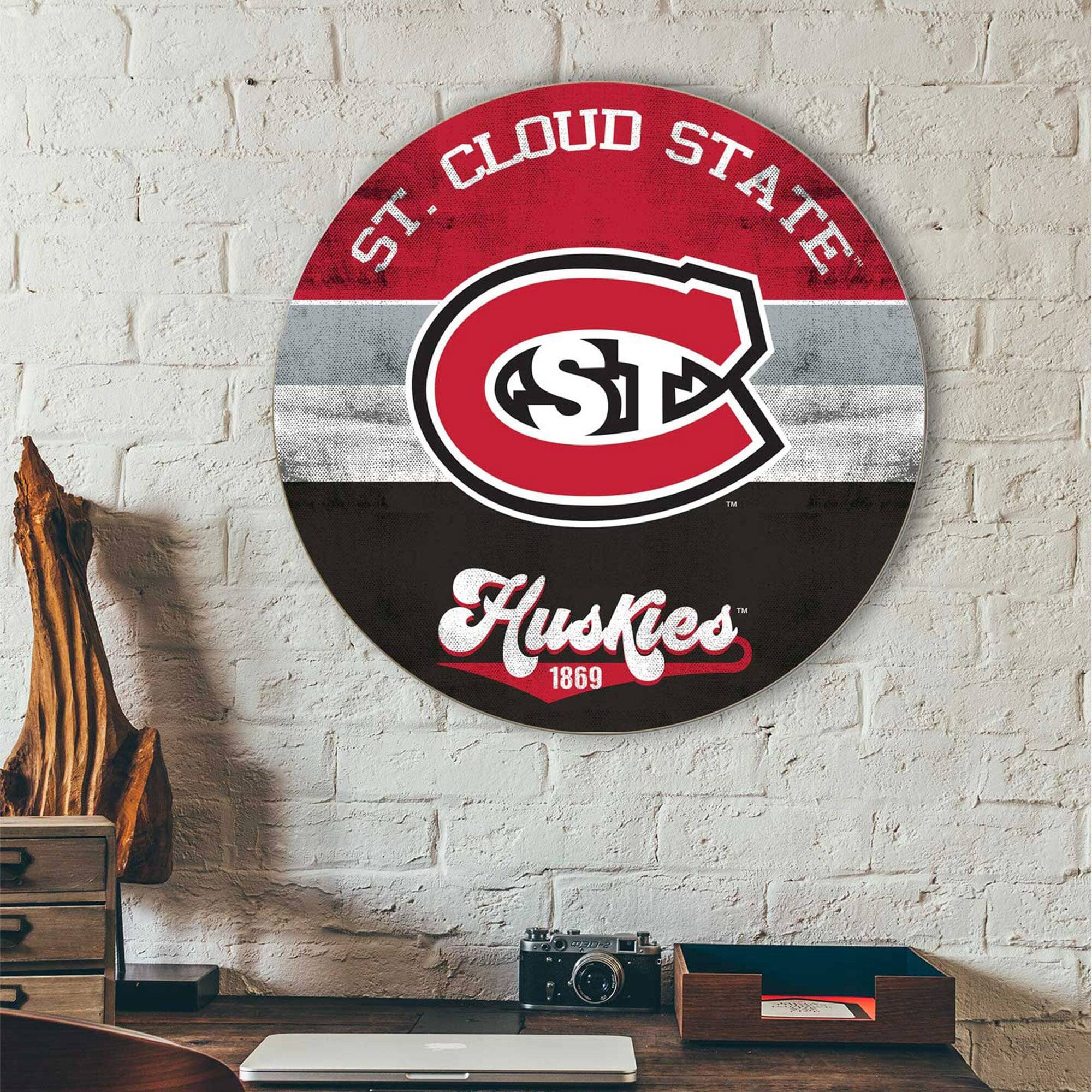 ST. CLOUD STATE  
Huskies  
1869