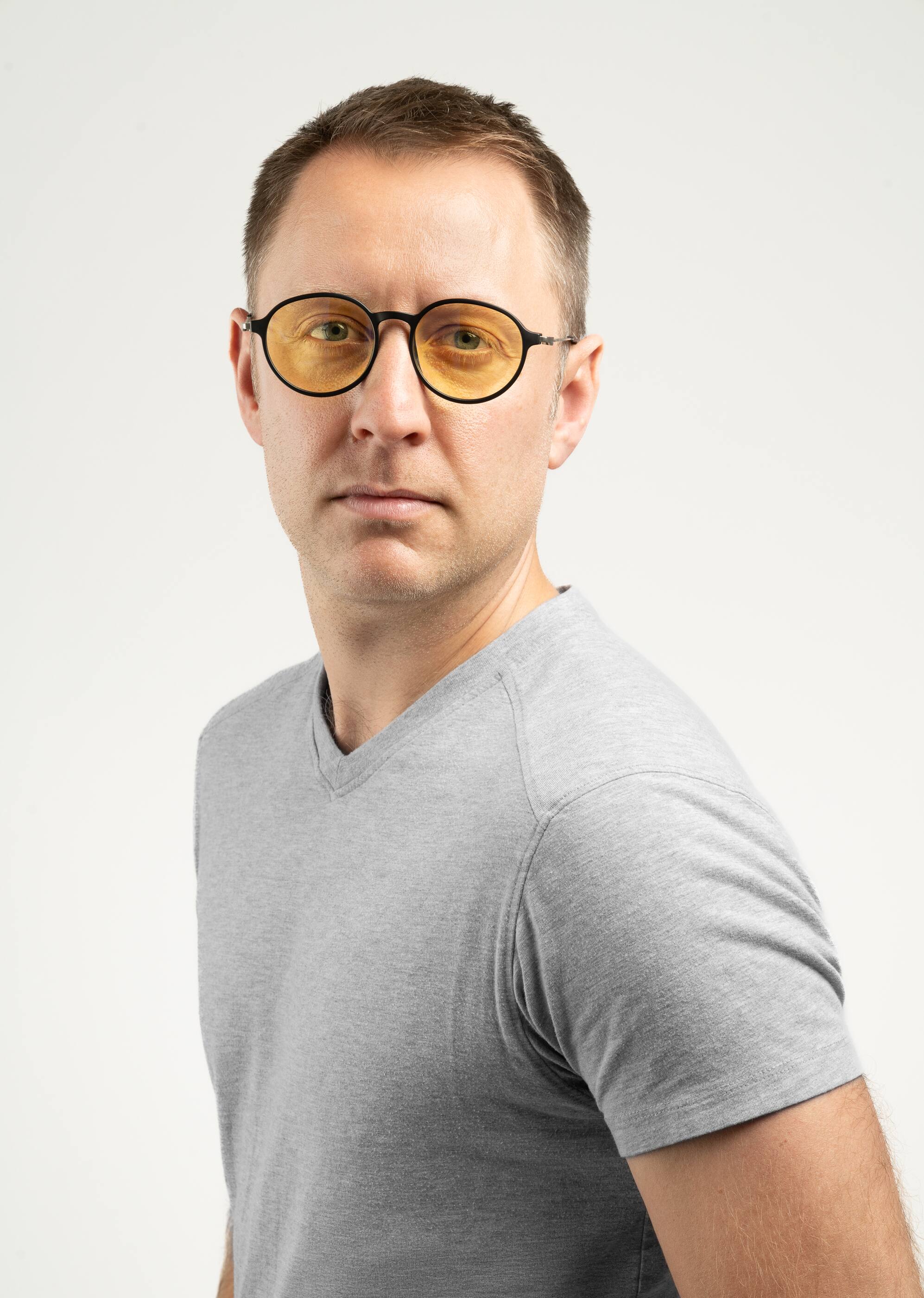 Alt View 3. GUNNAR - Loop Computer Glasses with Blue Light Reduction, Amber Lenses - Onyx Mercury.