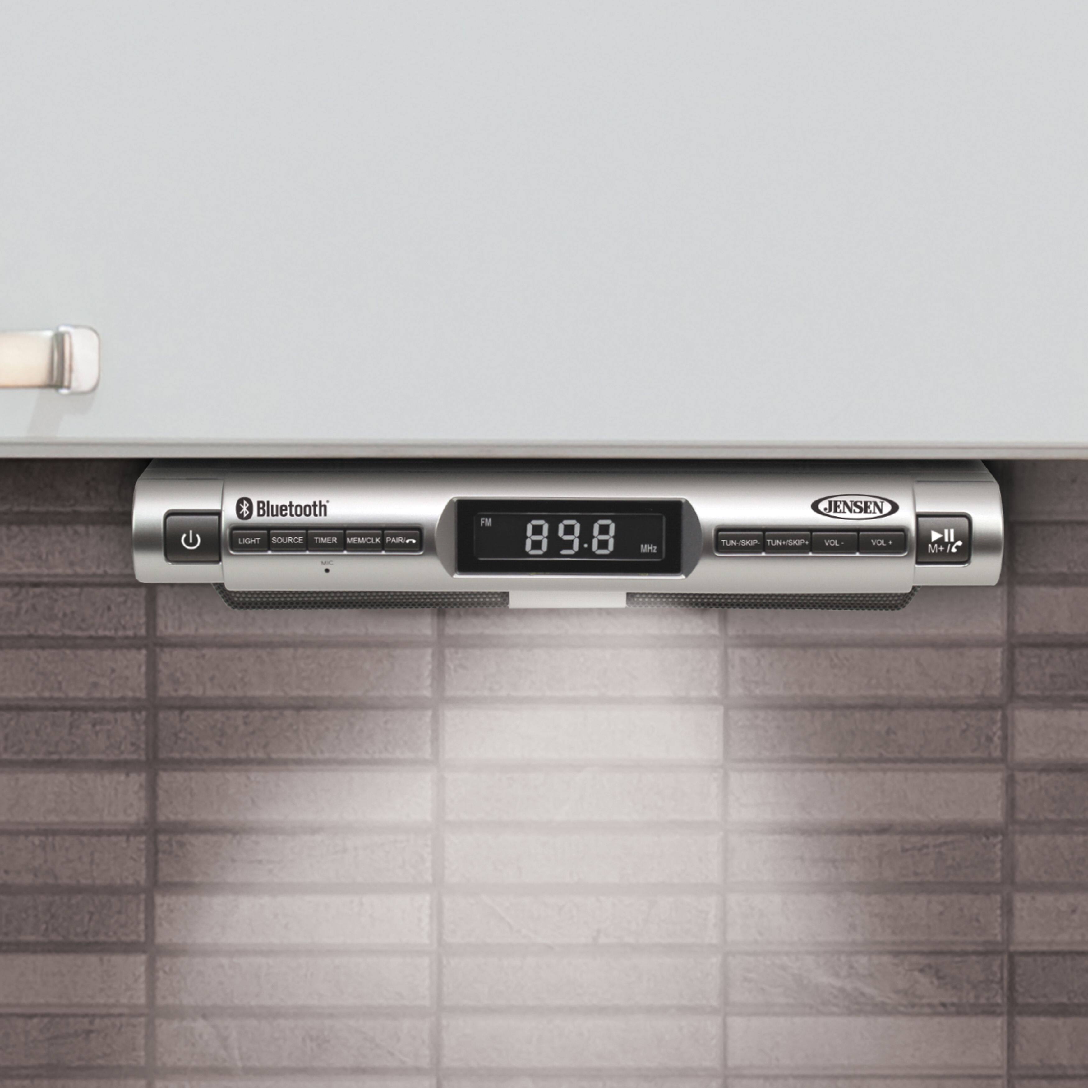 Bluetooth  
LIGHT SOURCE TIMER MEMORY PAIRS  
FM 89.8  
JENSEN  
VOL - VOL +