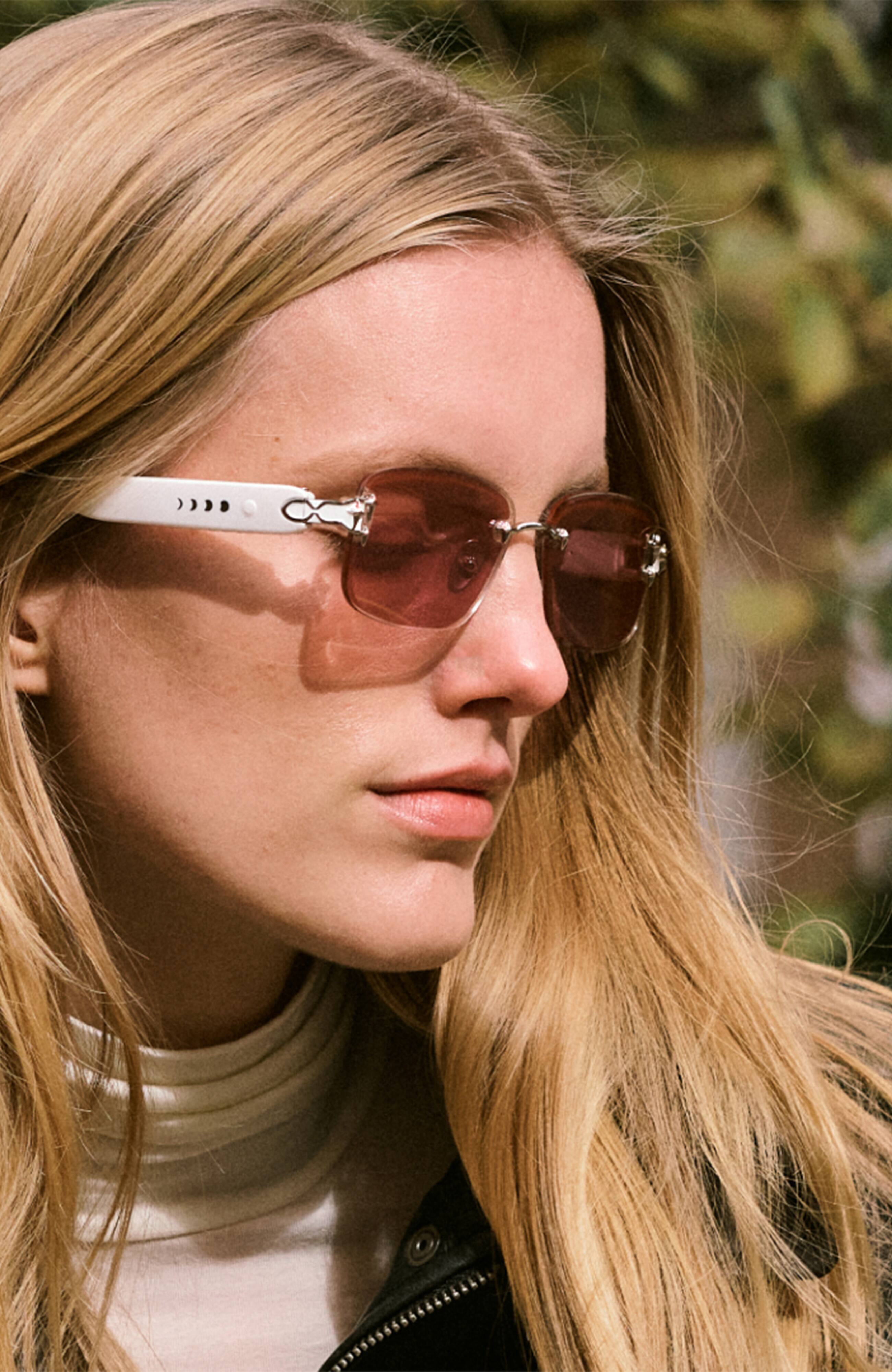 Alt View 3. Chamelo - Prismatic Aura Touch Prismatic - White/silver frame | Calm.