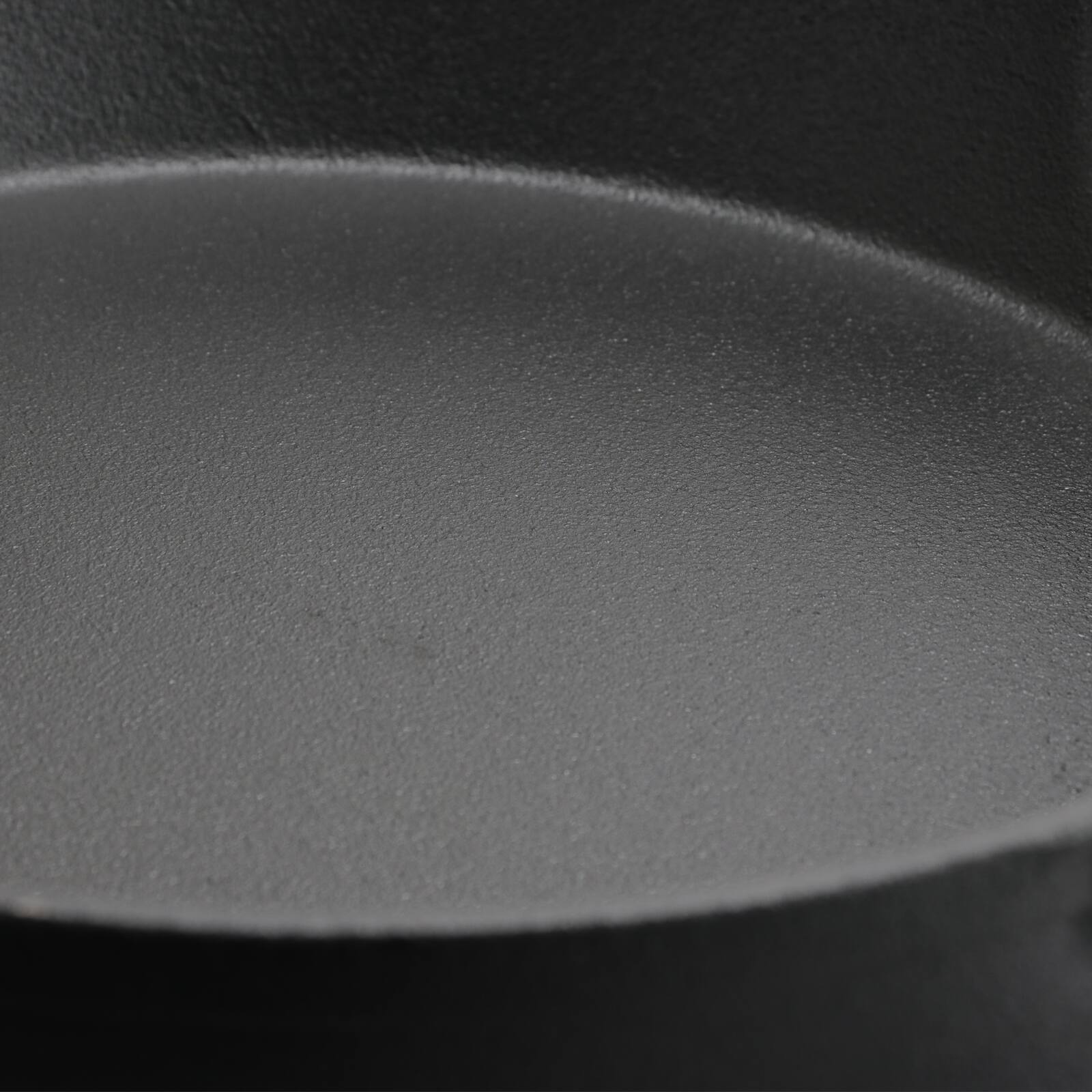 Alt View 2. Gibson - General Store Addlestone 12 in. Preseasoned Round Cast Iron Frying Pan - Black.