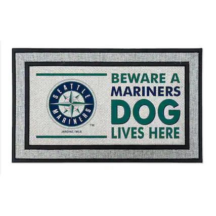 BEWARE A MARINERS DOG LIVES HERE