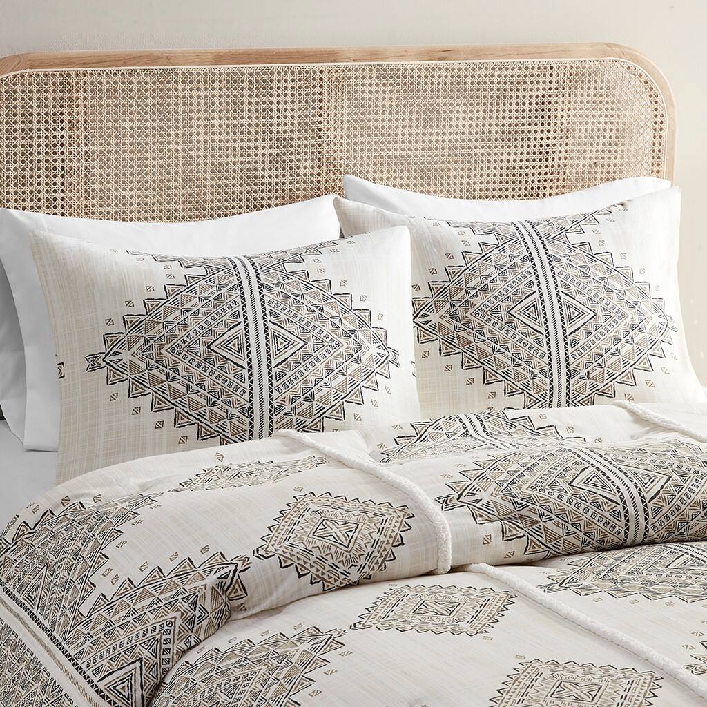 Alt View 1. Gracie Mills - Gracie Mills Modern Geometric 4-Piece Printed Comforter Set with Throw Pillow - Black/Ivory.