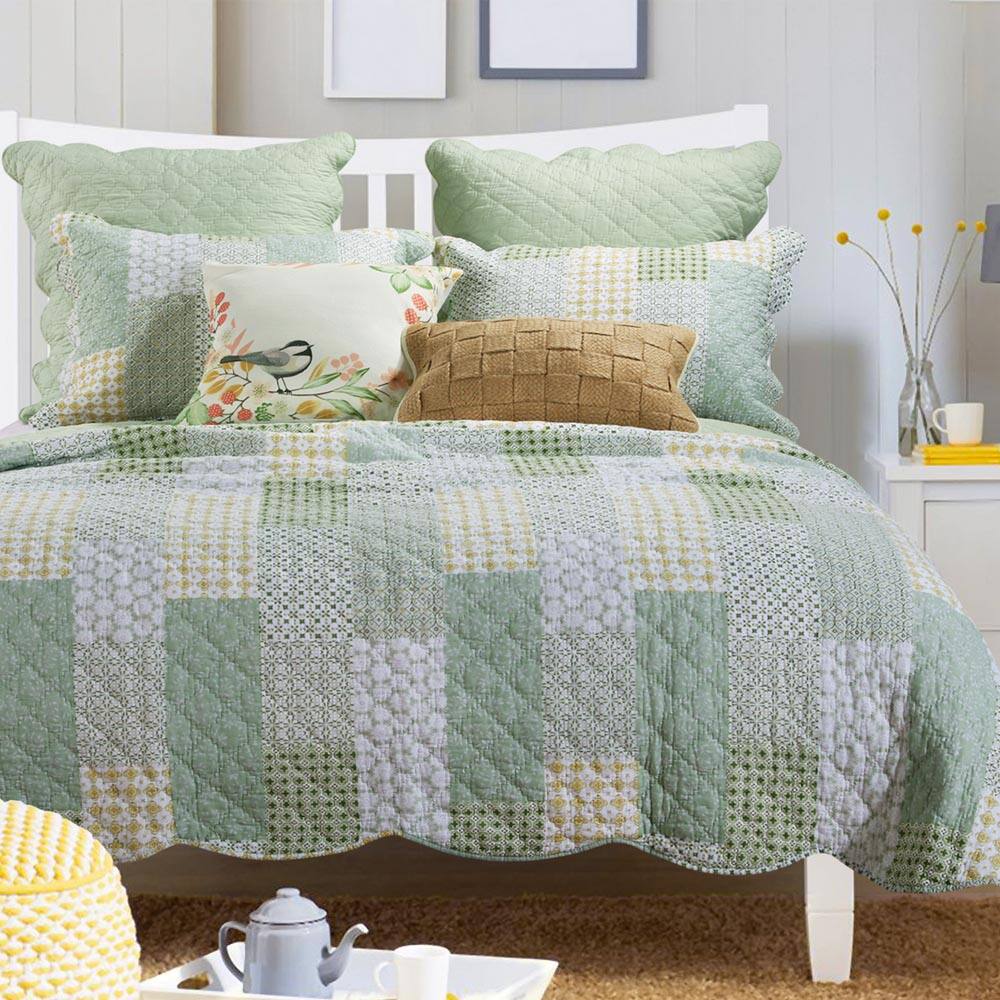 Angle. BreeBe - Juniper Quilt Set 3-Piece Full/Queen - Sage.