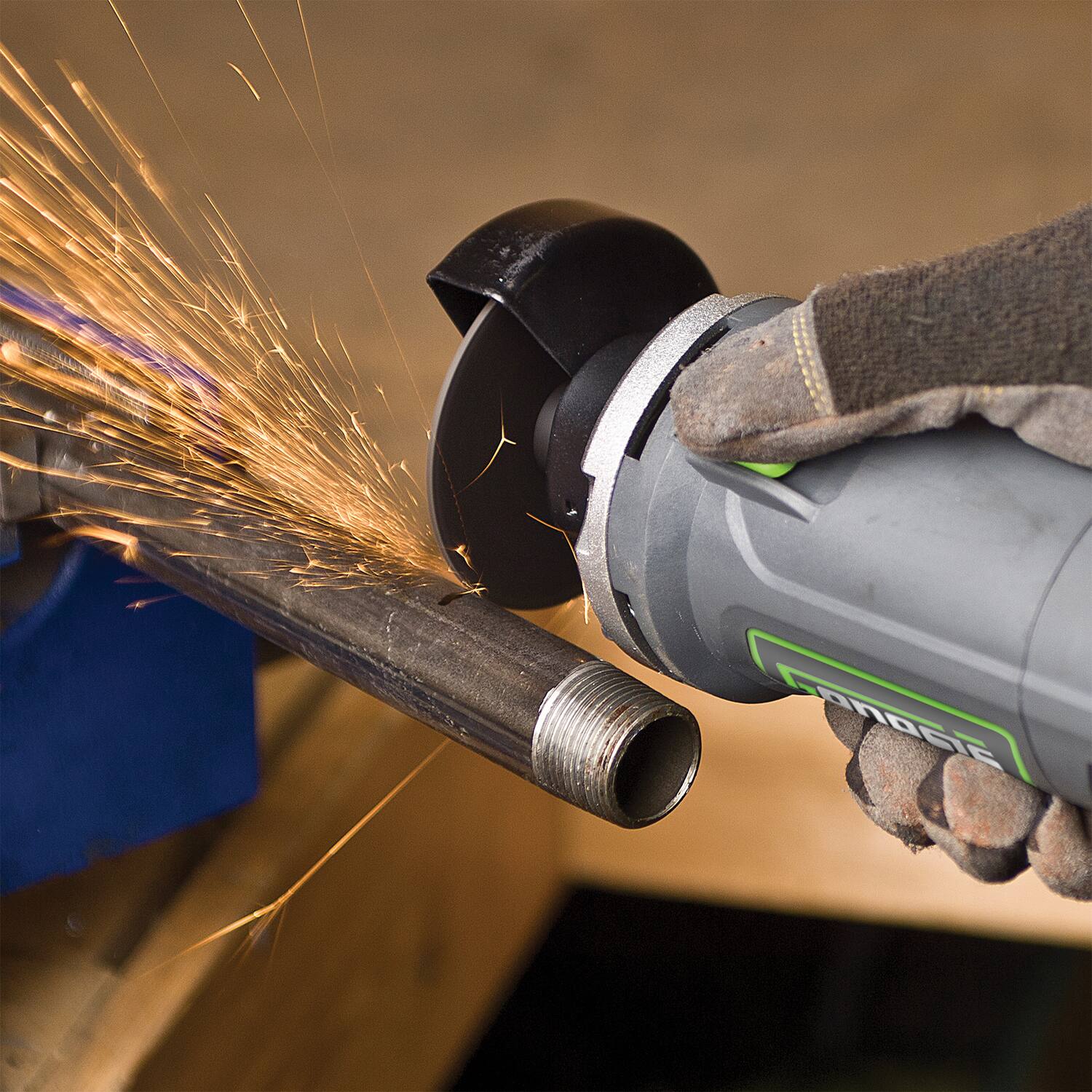Left. Genesis - 3.5-Amp 3-In. High-Speed Cutoff Tool.