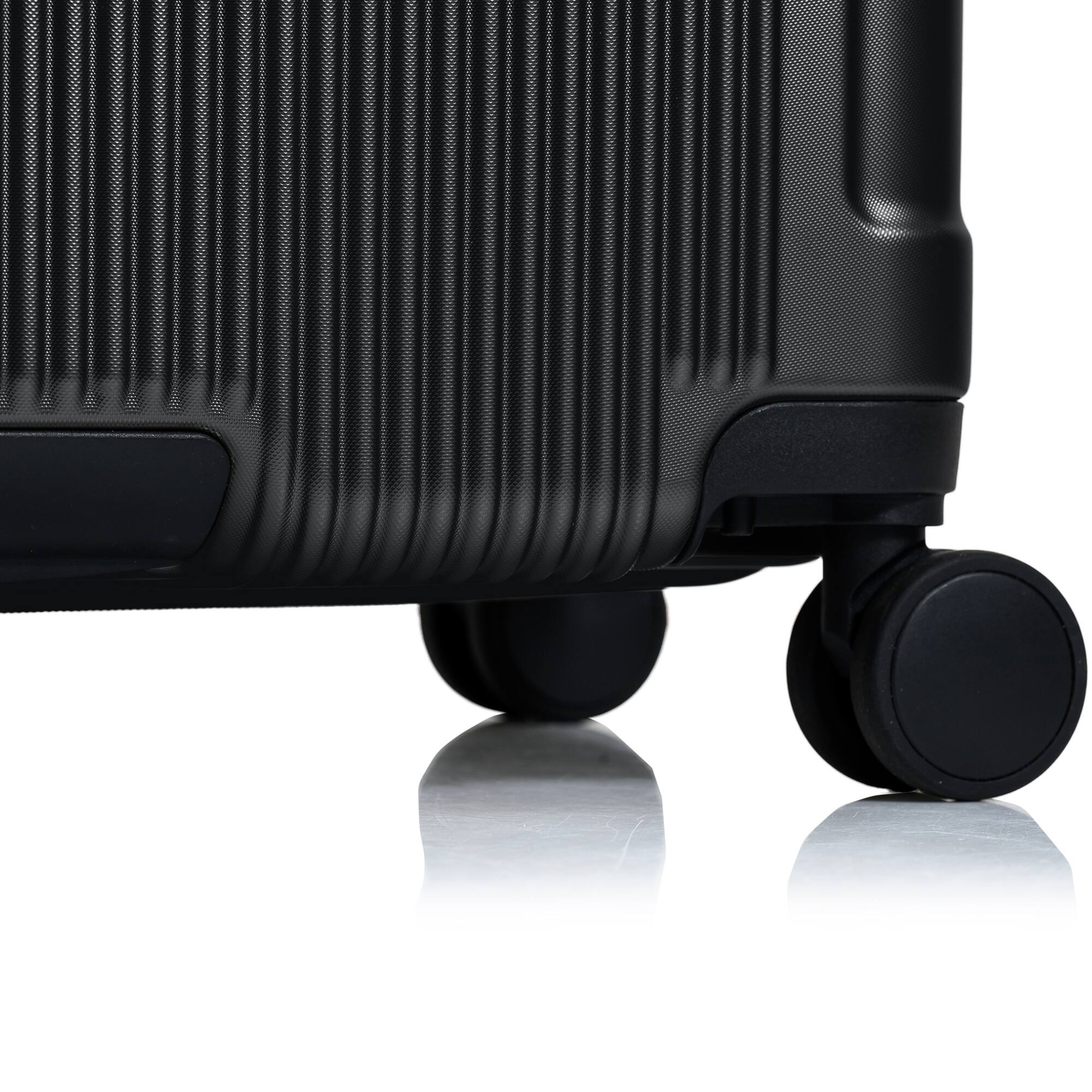 Alt View 1. Champs - Marquis 3-Piece Luggage Set - Black.