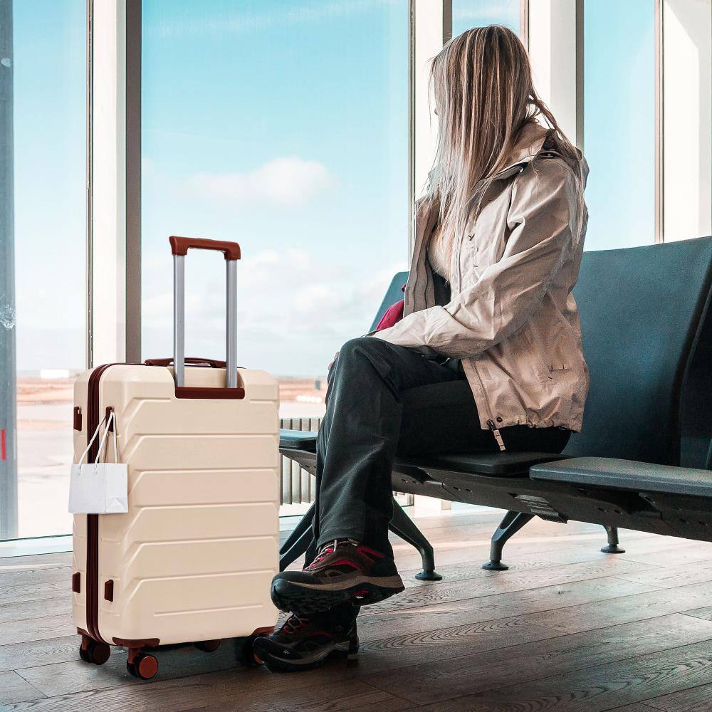 Angle. BreeBe - Set 3PCs 20'/24'/28' ABS Spinner Wheel Luggage, Matching Color, with Combination Lock - Beige.