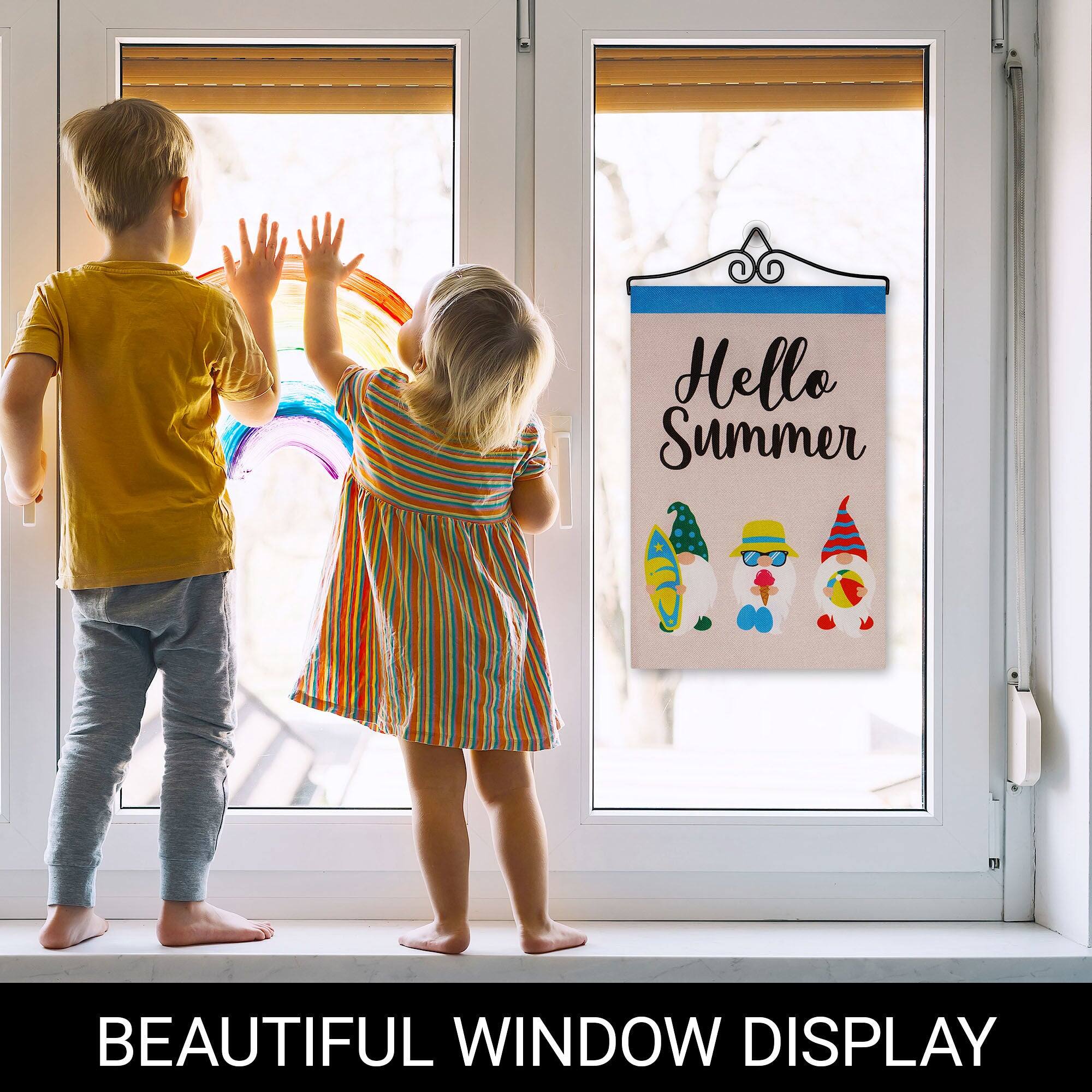 Hello Summer  
BEAUTIFUL WINDOW DISPLAY