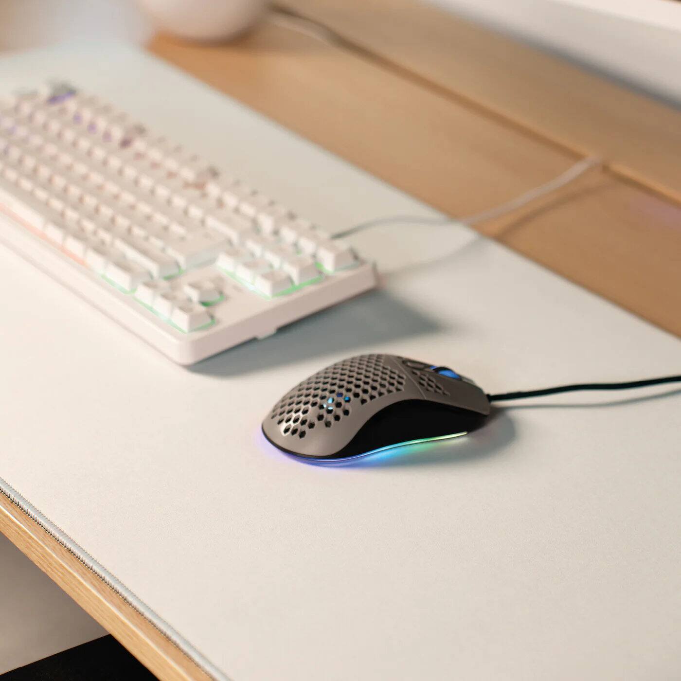 Alt View 1. Arozzi - XL Zona Mouse Pad - Pure White - White.