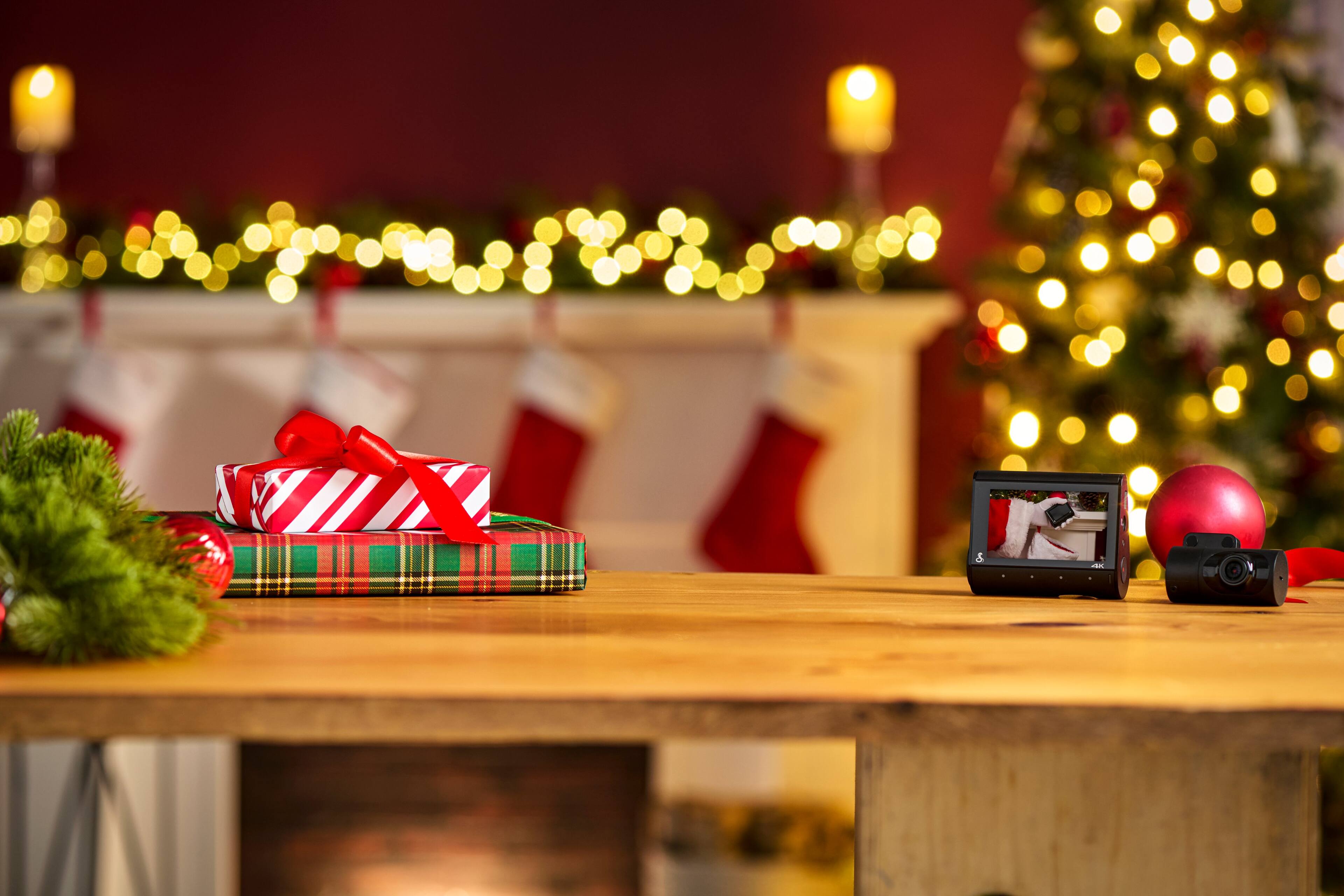 Alt View 7. Cobra - SC 250R 4K Dual-View Front & Rear Dash Cam, works with Apple CarPlay/Android Auto - Black.