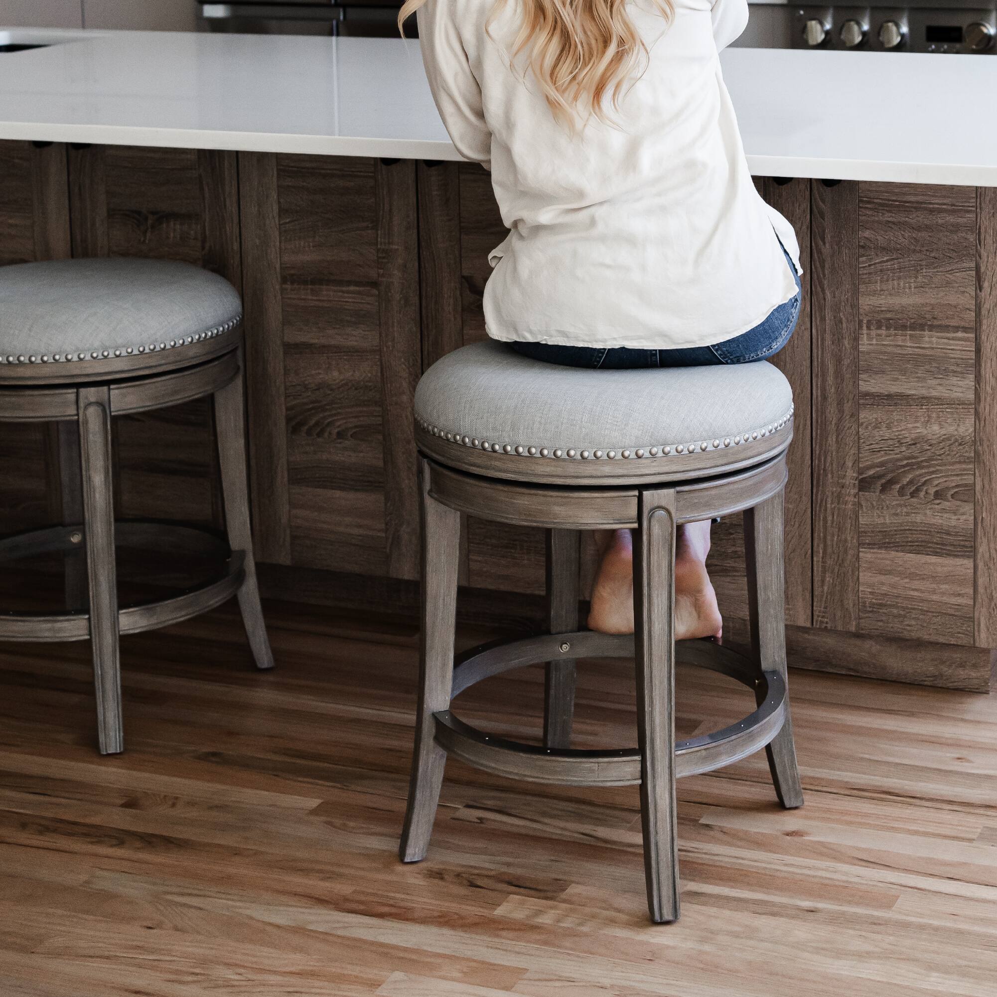 Back. Maven Lane - 30" Alexander Backless Bar Stool in Reclaimed Oak Finish with Fabric Upholstery - Reclaimed Oak.
