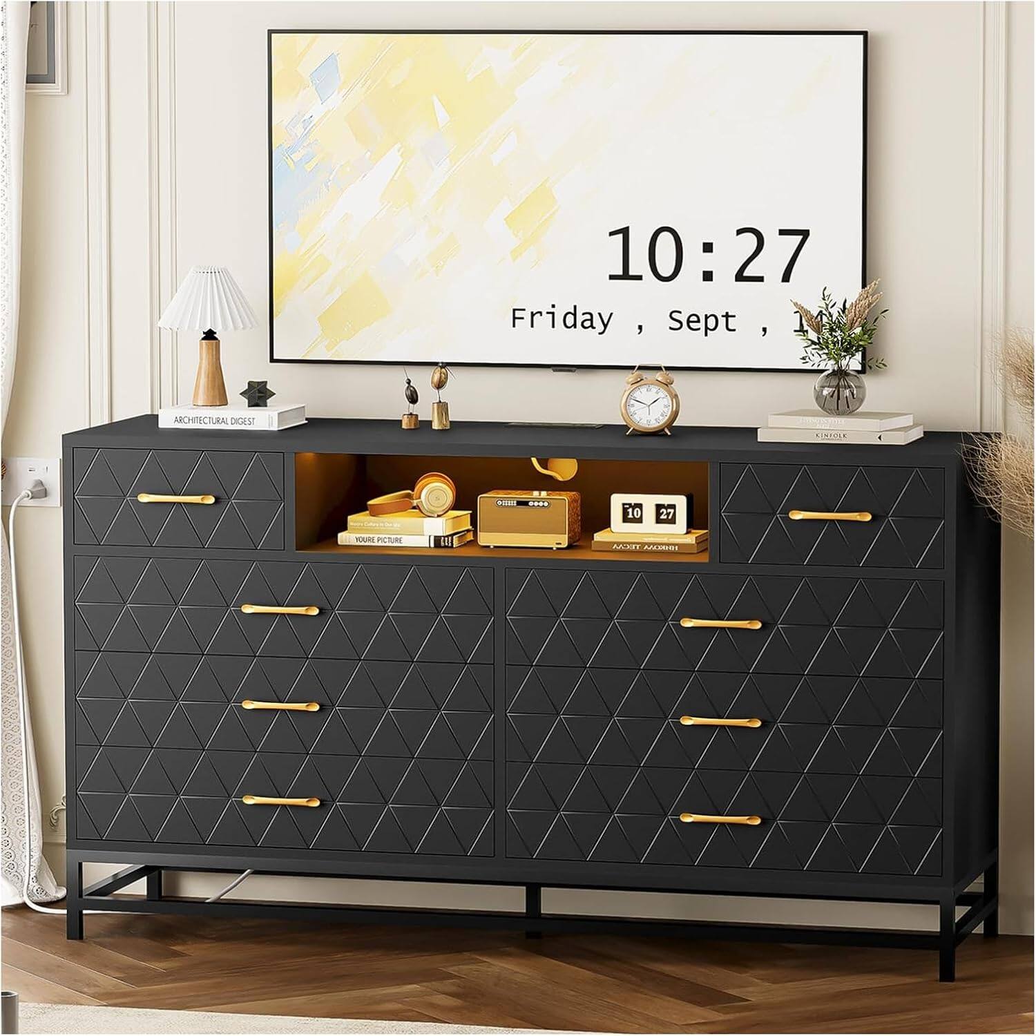 10:27  
Friday, Sept 1  

ARCHITECTURAL DIGEST  
YOUR PICTURE  
10 27  
KNOLE P...E  
POURE PICTURE MEE MESIT