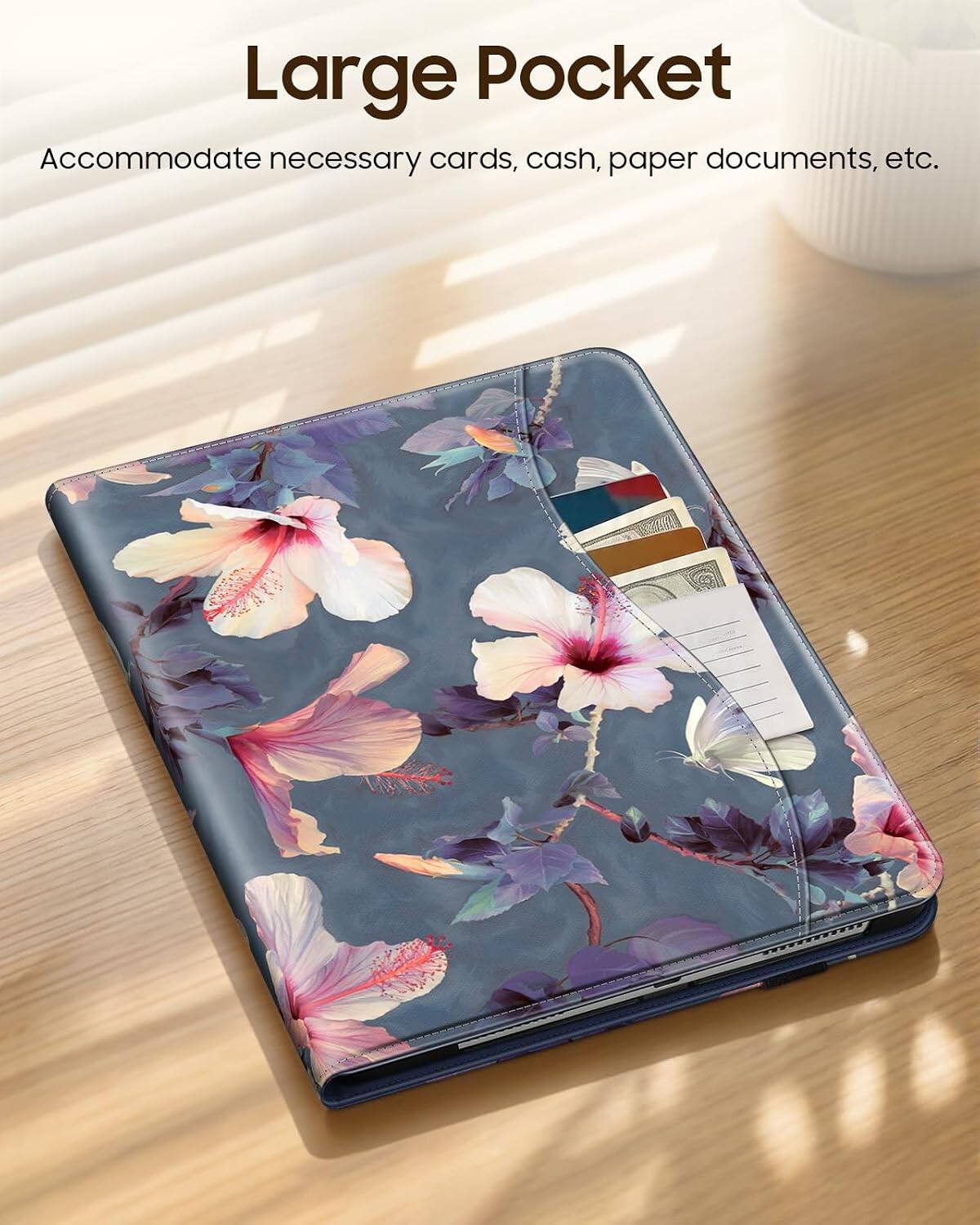 Large Pocket  
Accommodate necessary cards, cash, paper documents, etc.
