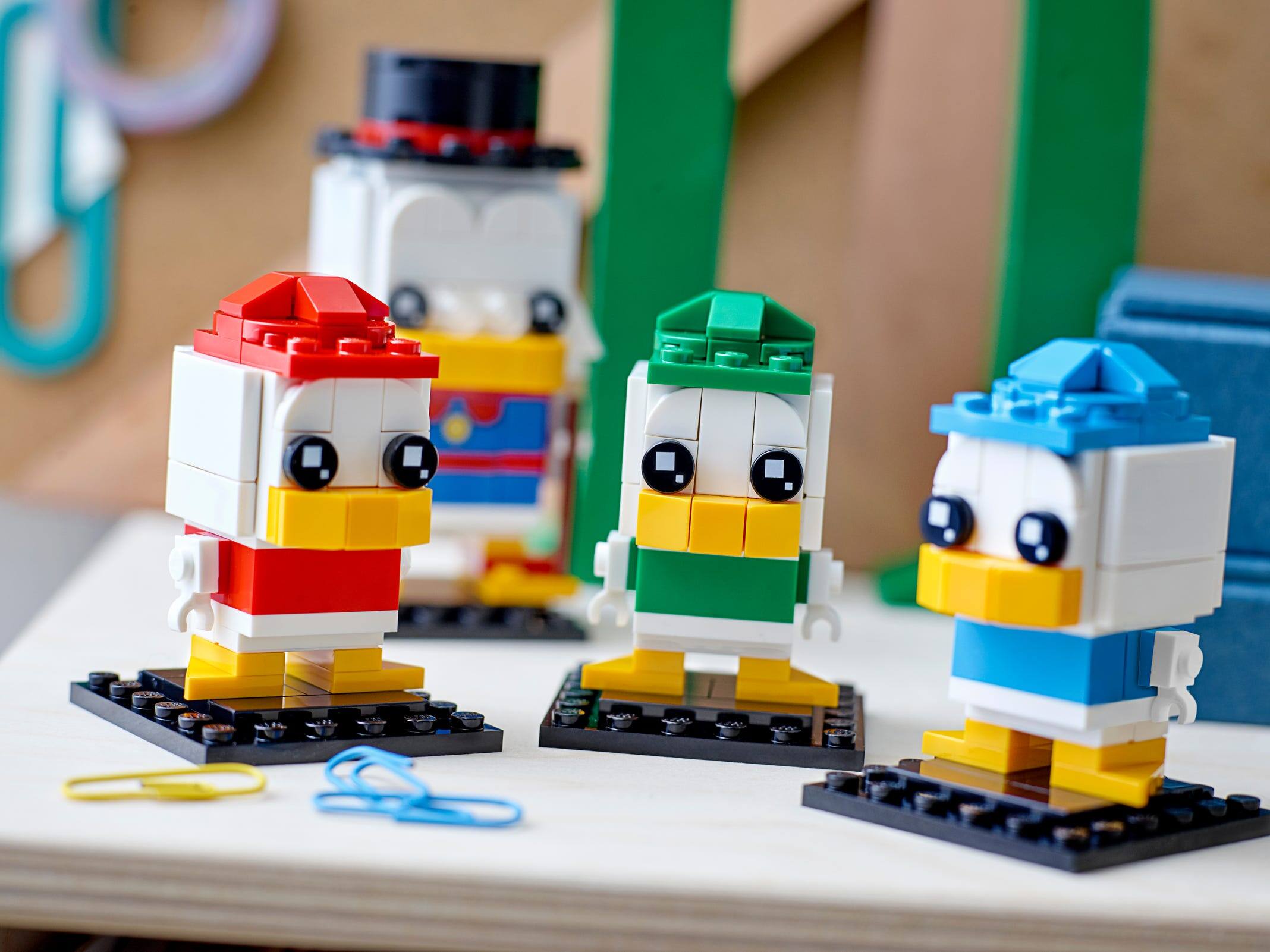 Alt View 4. LEGO - LEGO BrickHeadz: Disney Ducktales [Scrooge McDuck, Huey, Dewey & Louie #40477].