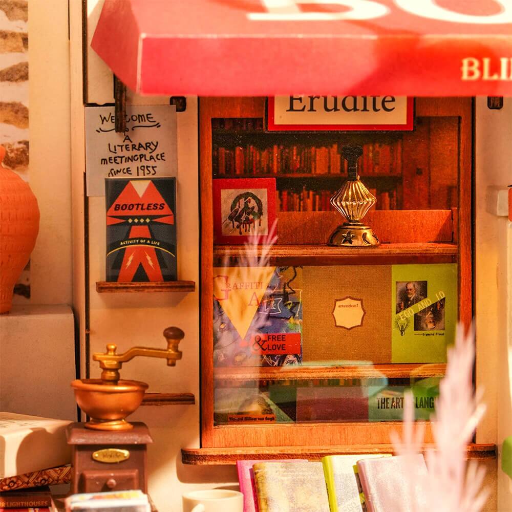 Welcome a literary meeting place since 1955. Eruante. Bootless: activity of a life. Raffia: free love. The art of language.