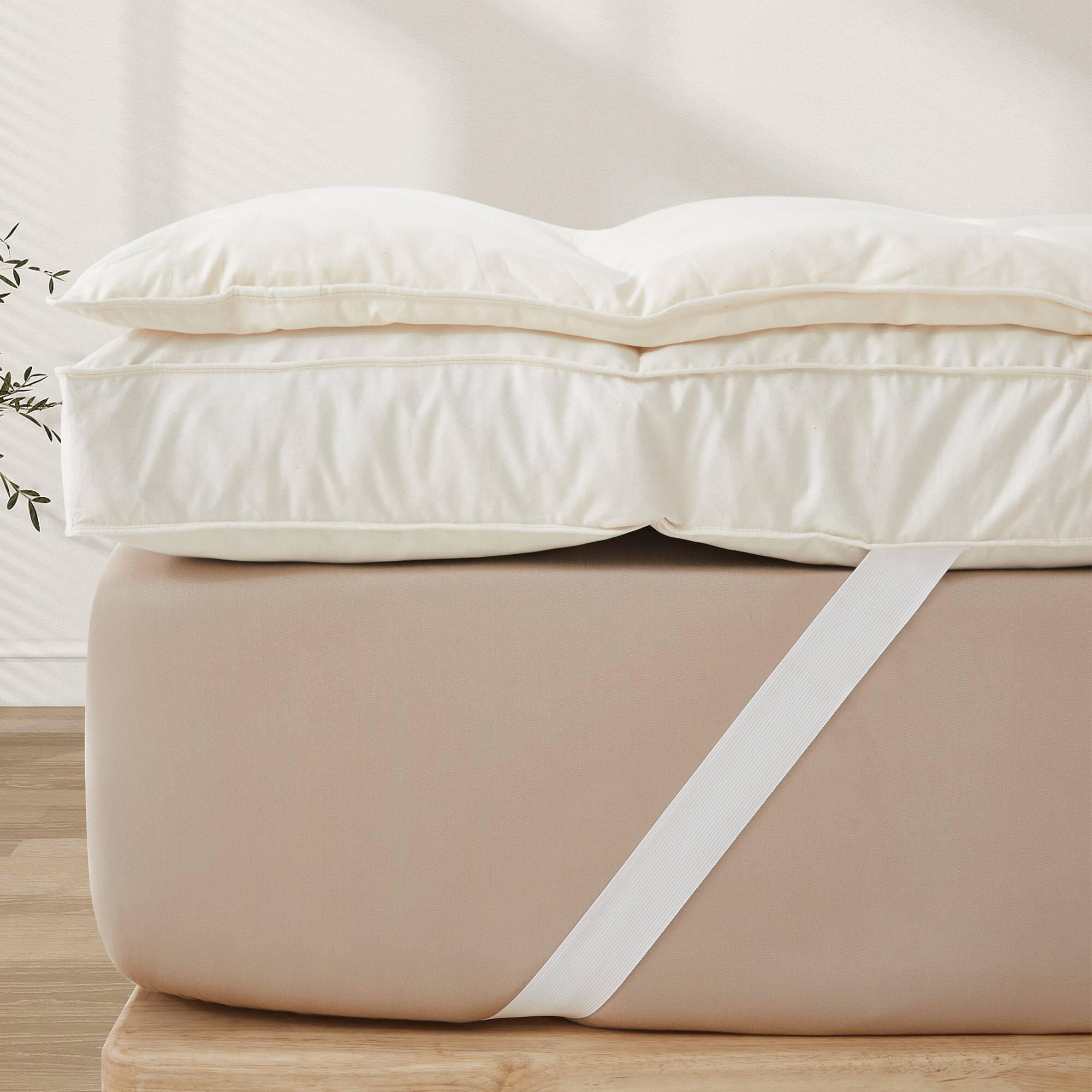 Back. Puredown - Puredown 3-Inch Organic Cotton Goose Feather Down Mattress Topper with Elastic Straps, Full - Off-White.